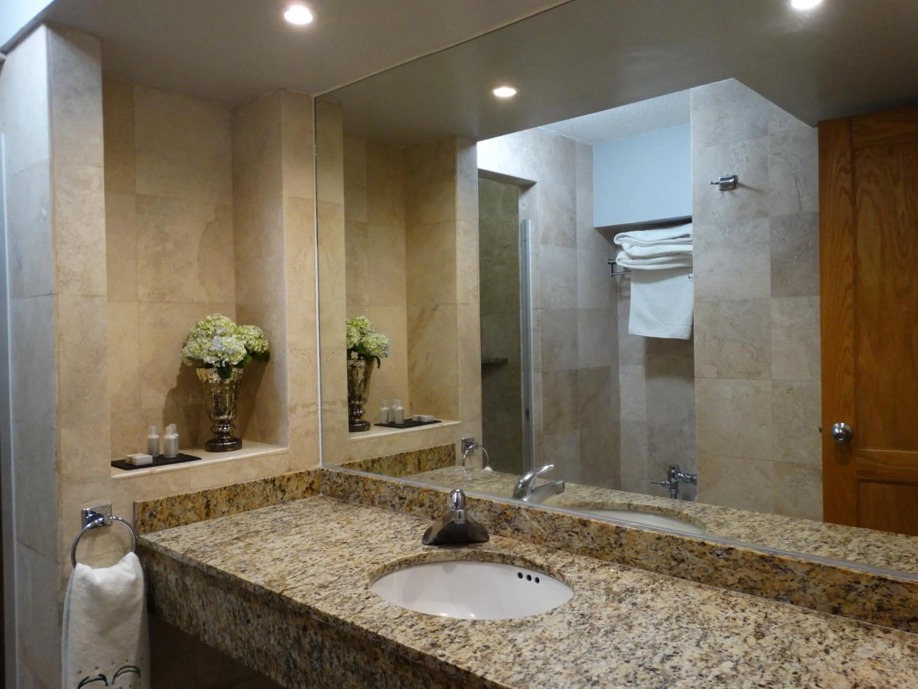 Bathroom in Hotel Amberes