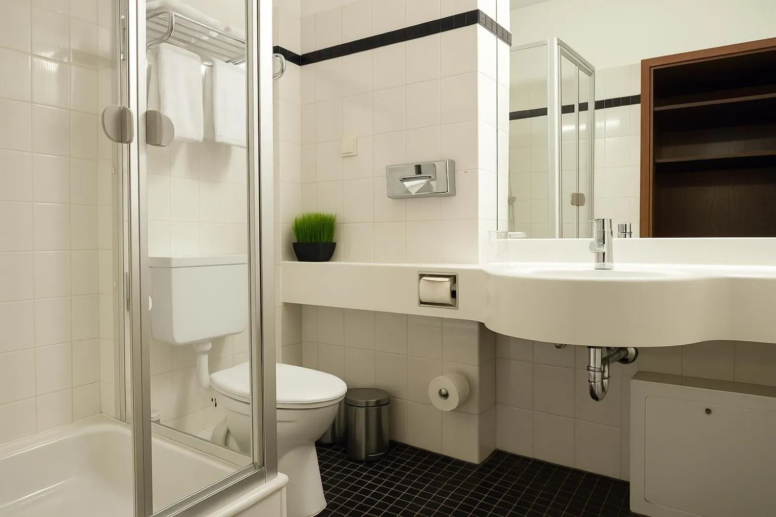 Shower in relexa hotel Stuttgarter Hof