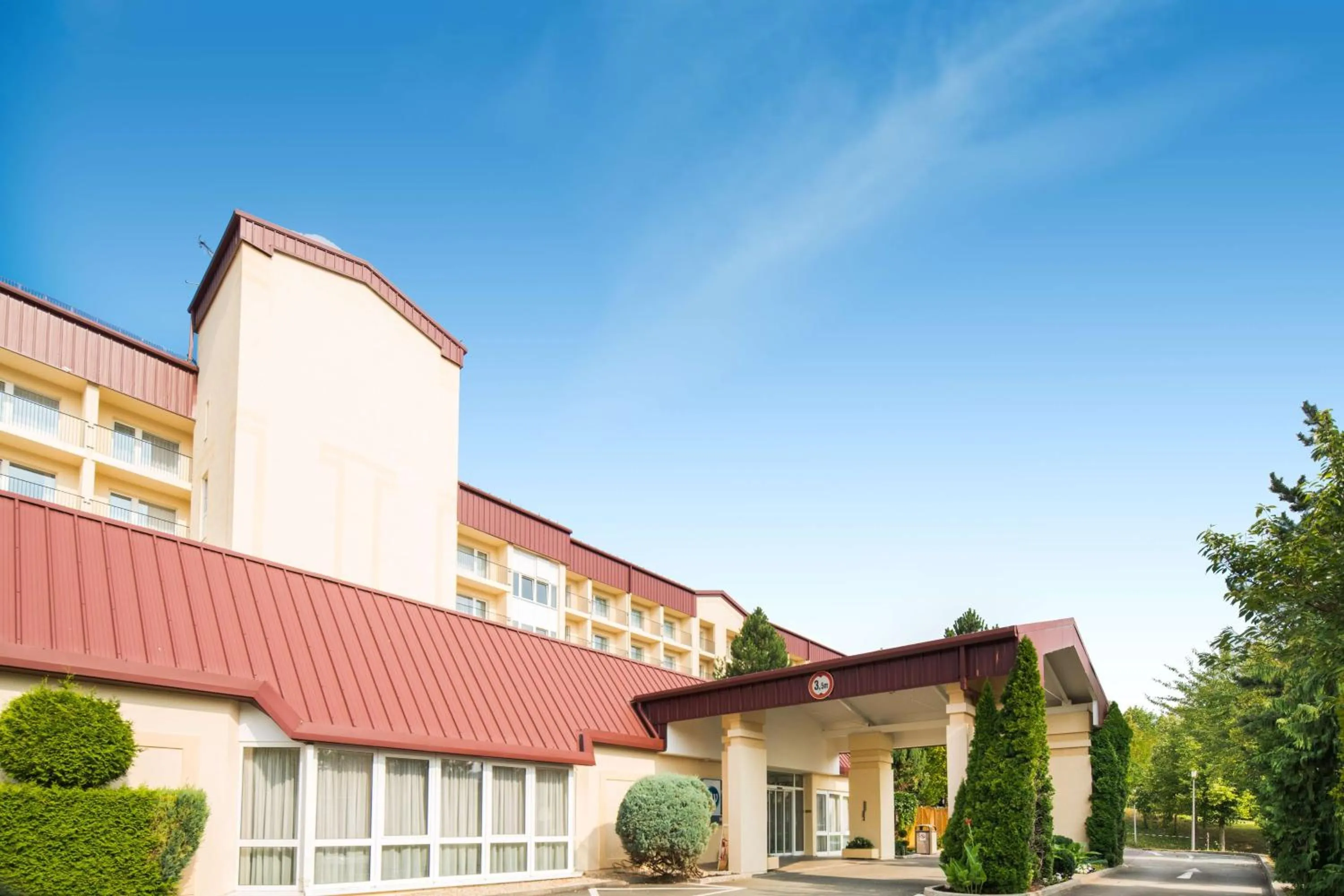 Property building in Best Western Hotel Jena