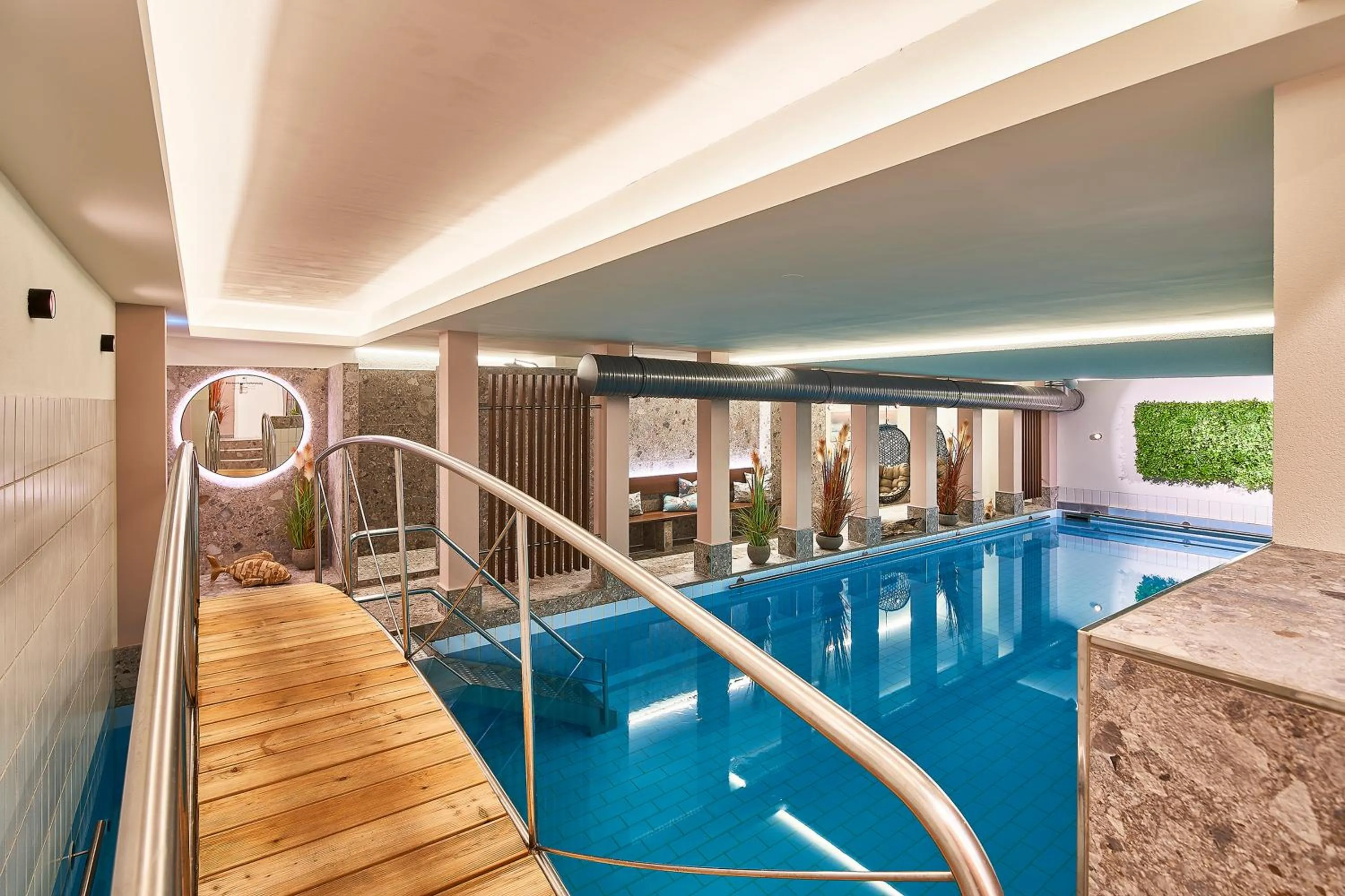 Swimming pool in Hotel City Krone