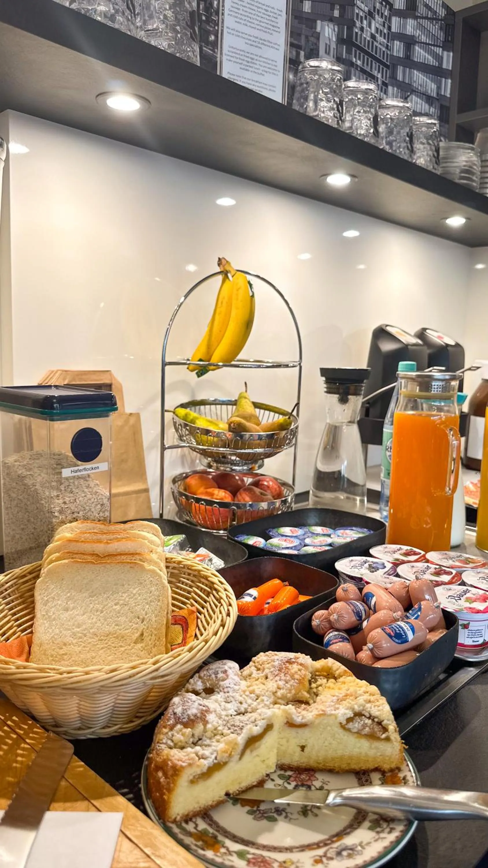 Buffet breakfast in Hotel Am Sportpark