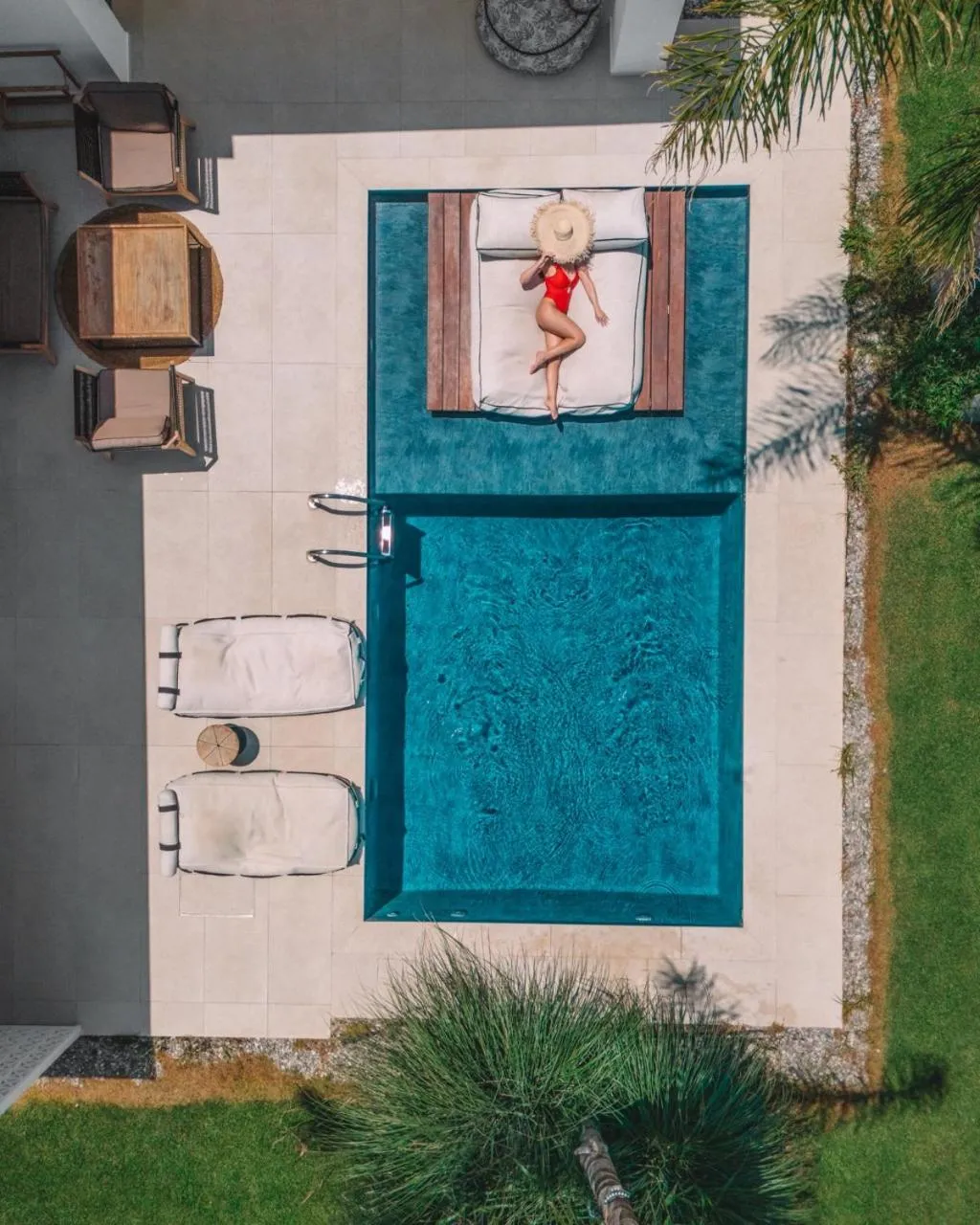 Day in TAF Villas - Beach Resort & Tesla