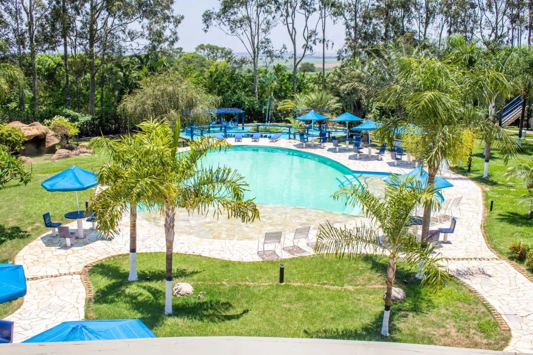 Swimming pool in Mirante Praia Hotel