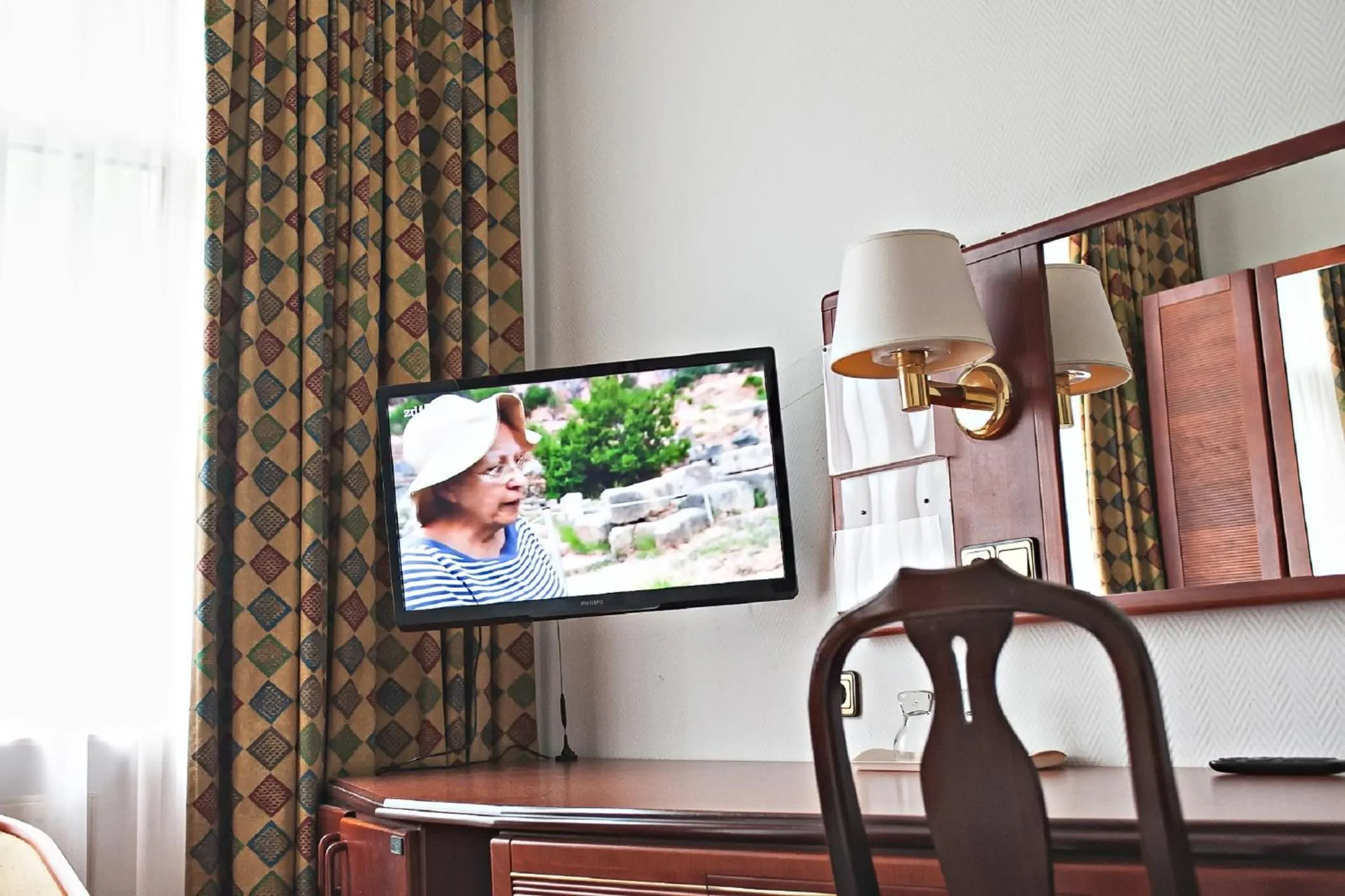 Photo of the whole room in Ravel International