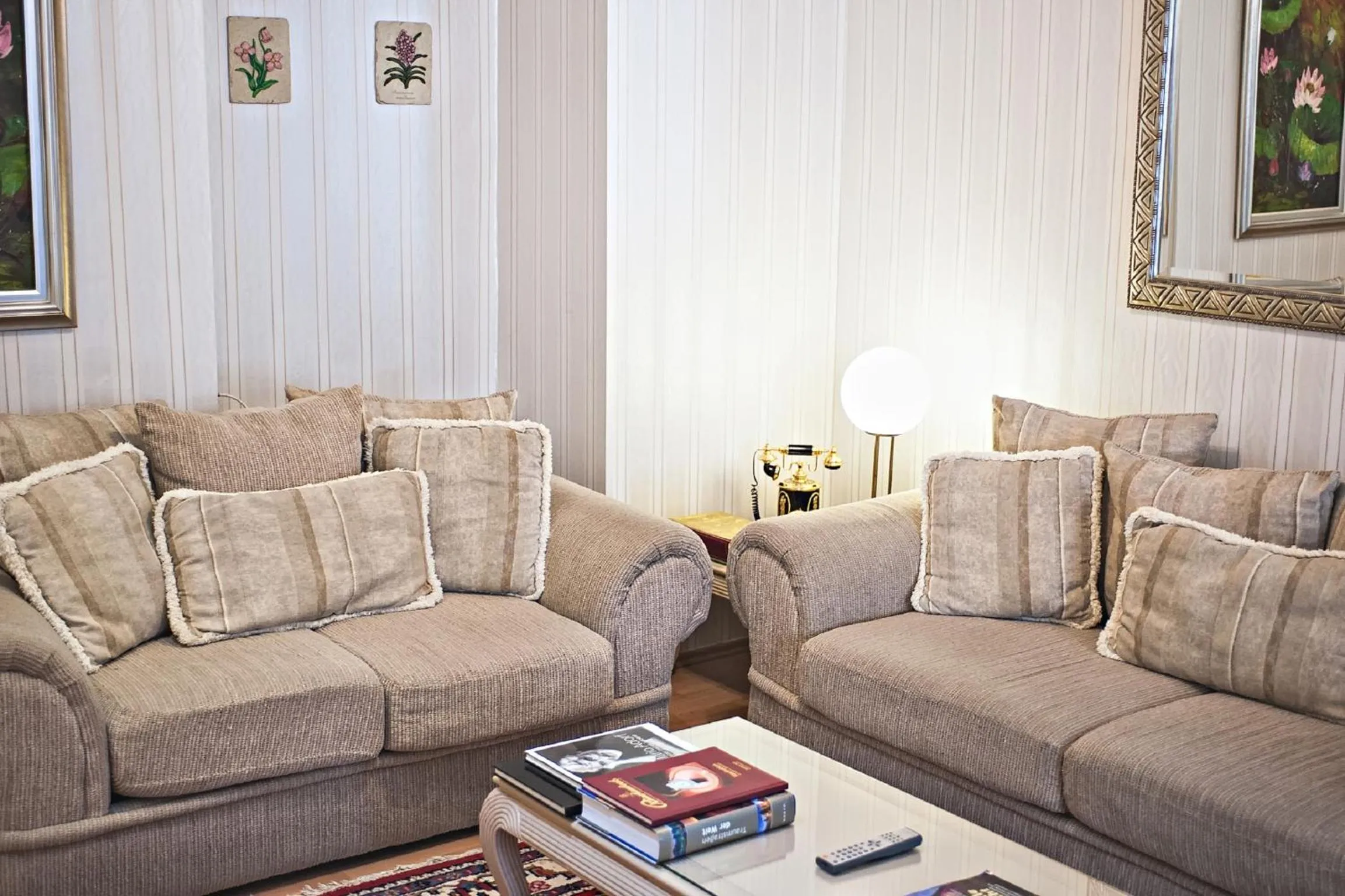 Living room in Löwen Hotel