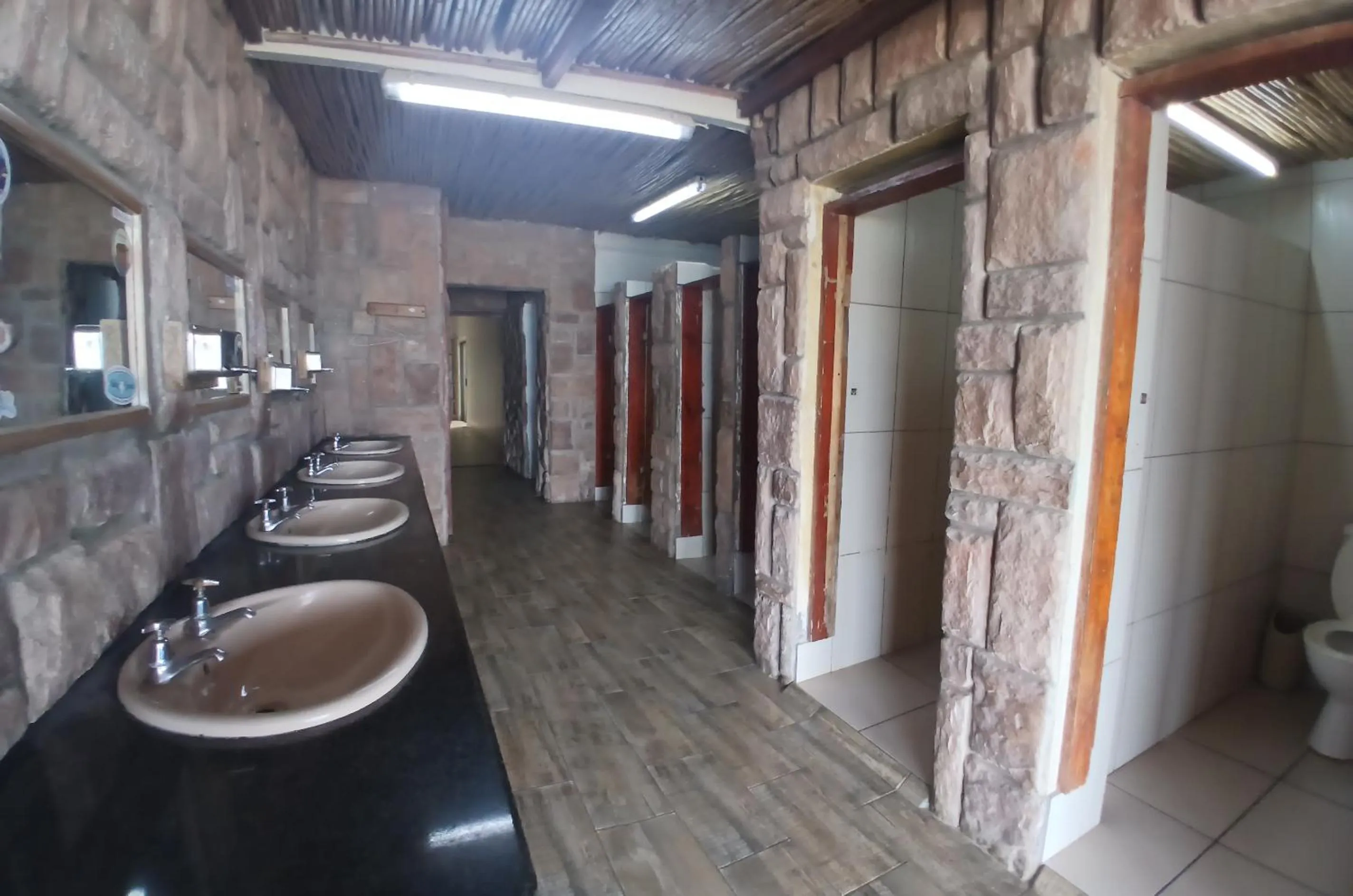 Toilet in Island Vibe Backpackers Jeffreys Bay