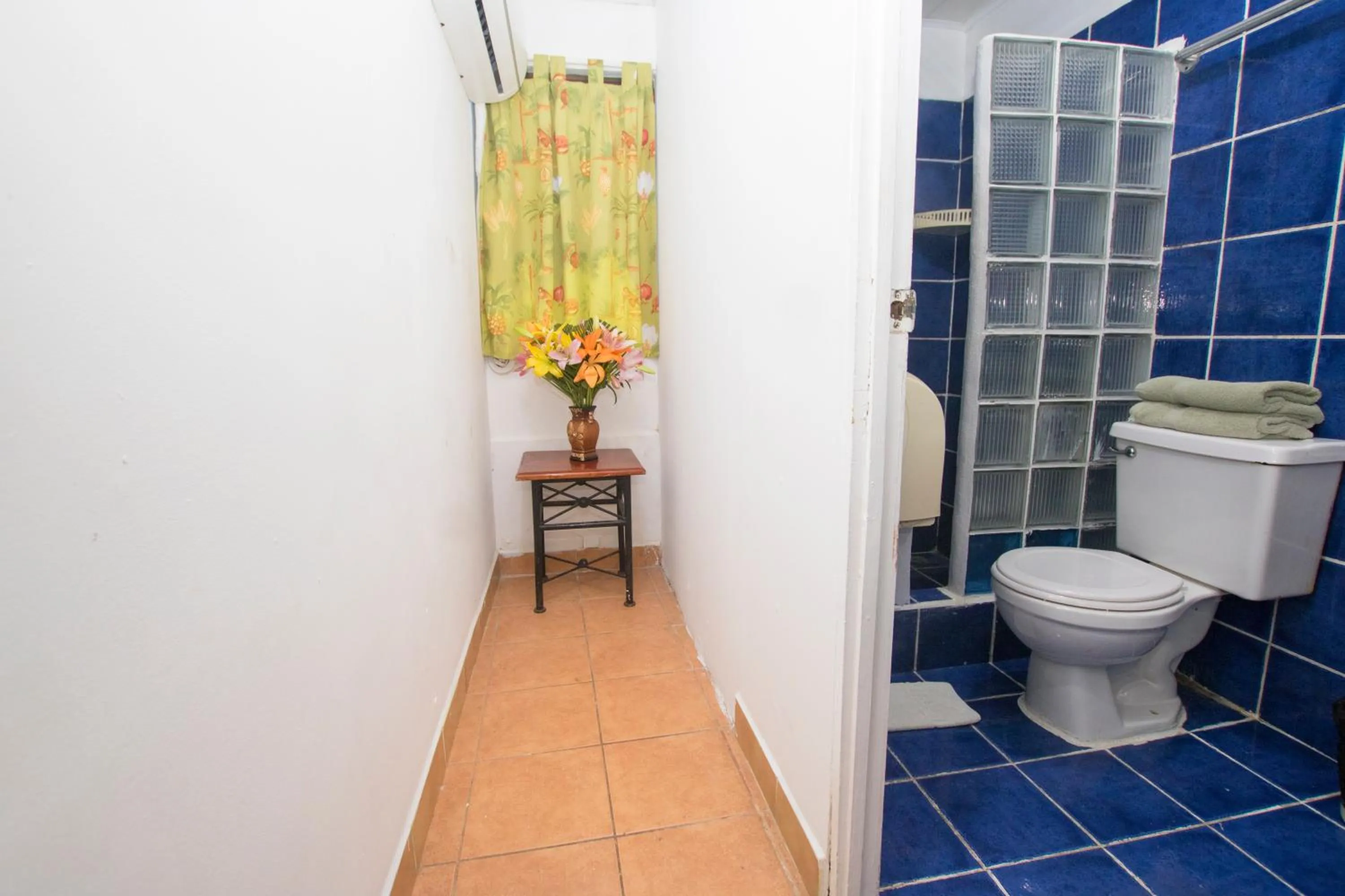 Bathroom in Hotel Verde Mar Direct Beach Access