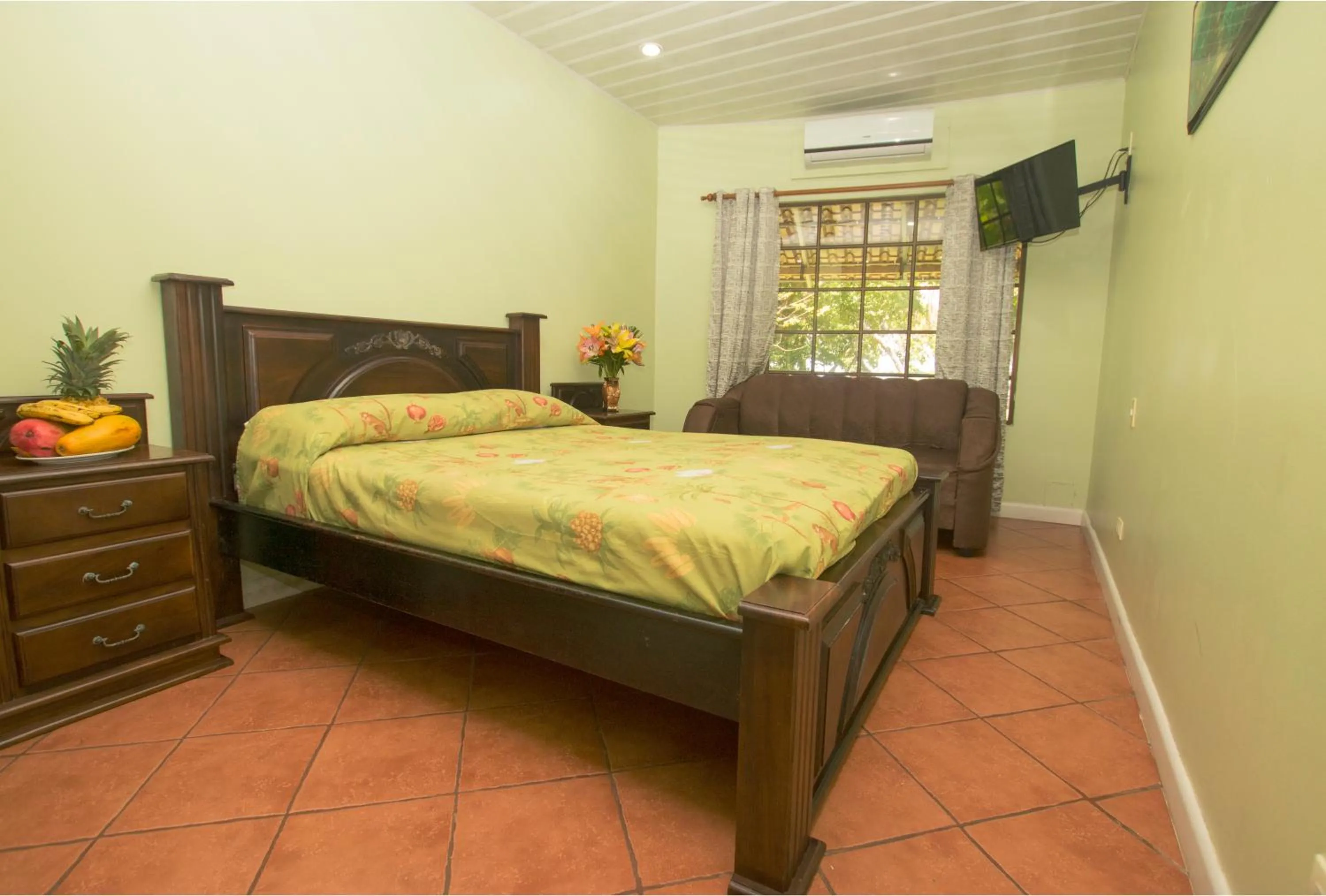 Photo of the whole room, Bed in Hotel Verde Mar Direct Beach Access