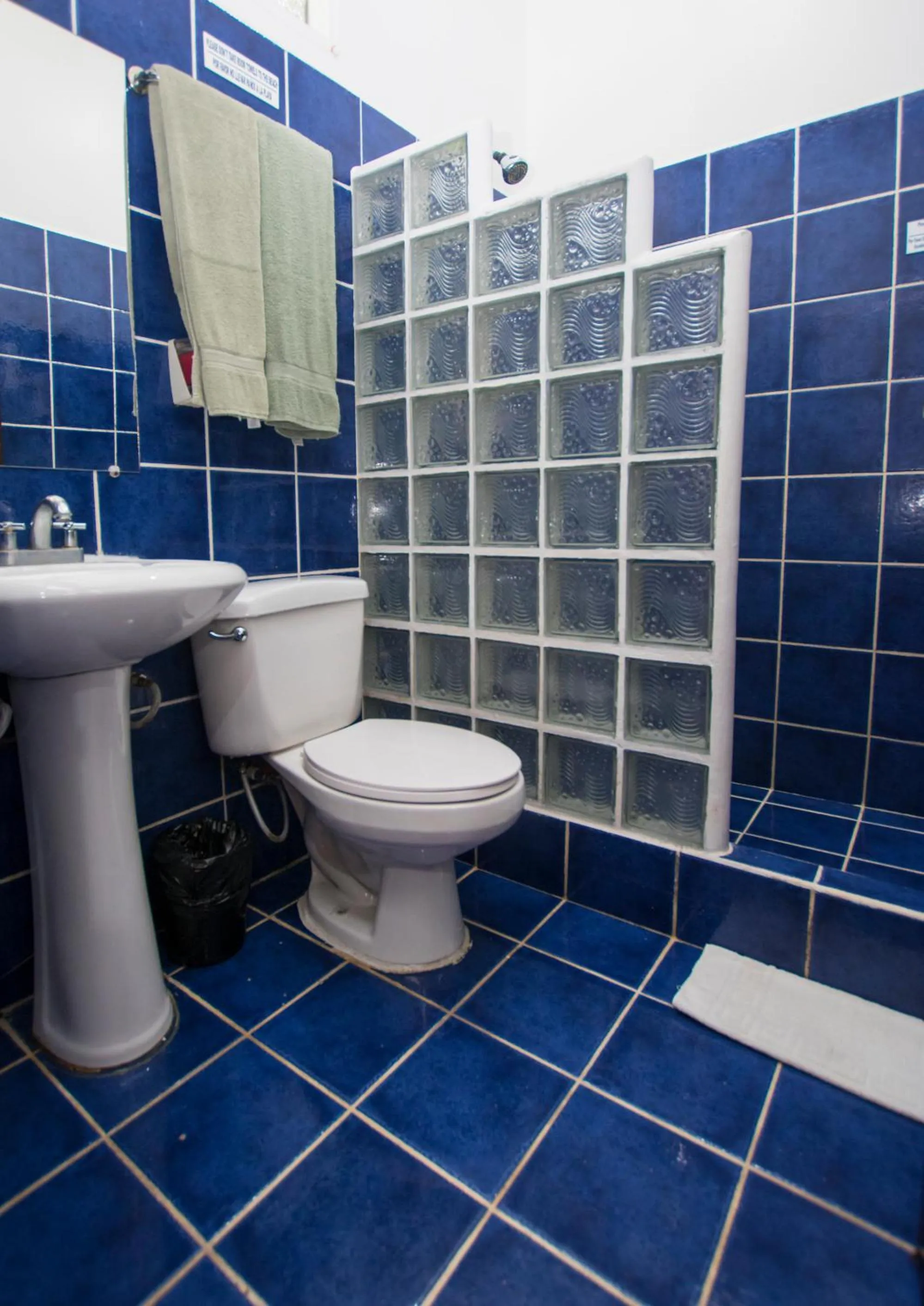 Bathroom in Hotel Verde Mar Direct Beach Access