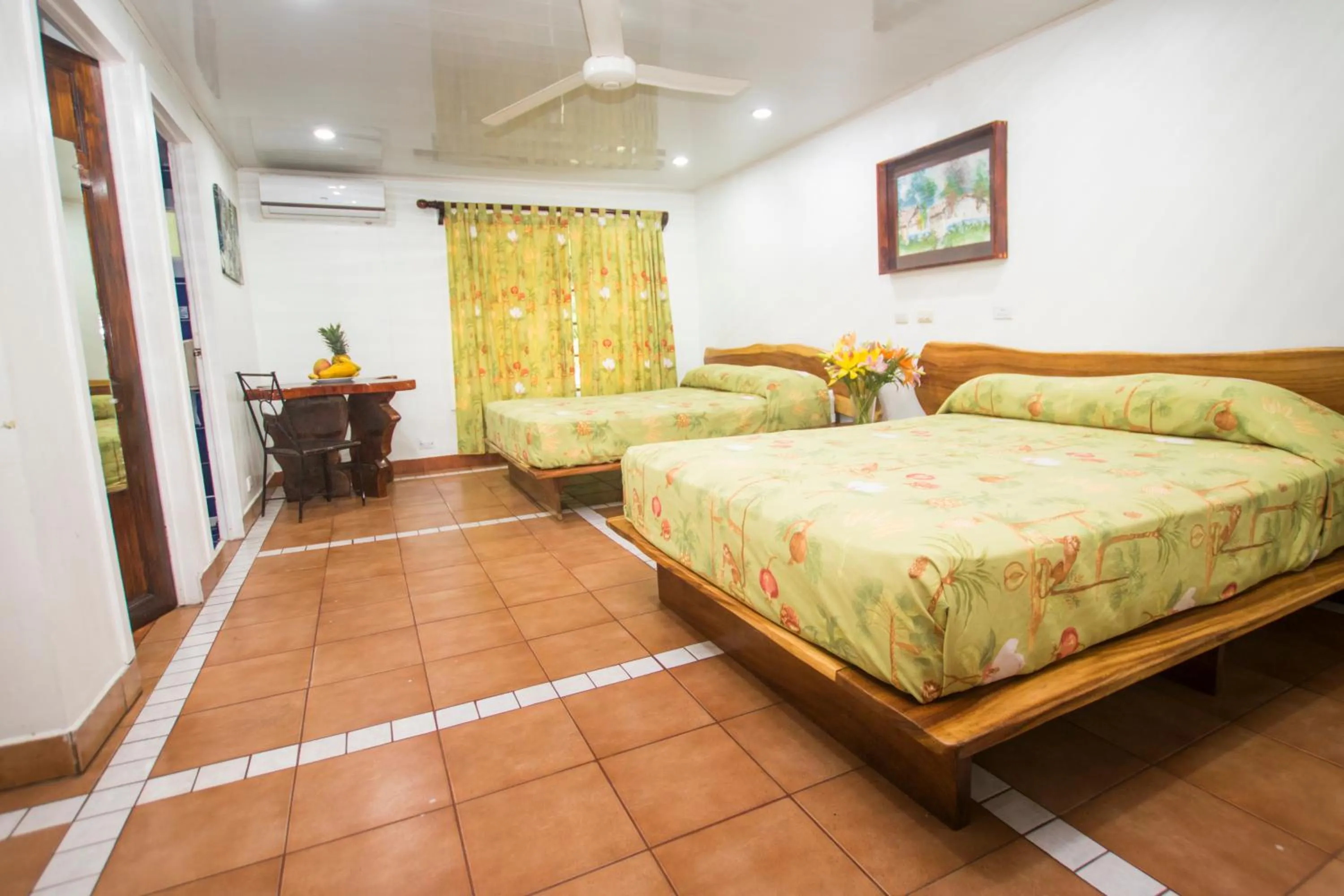 Photo of the whole room, Bed in Hotel Verde Mar Direct Beach Access