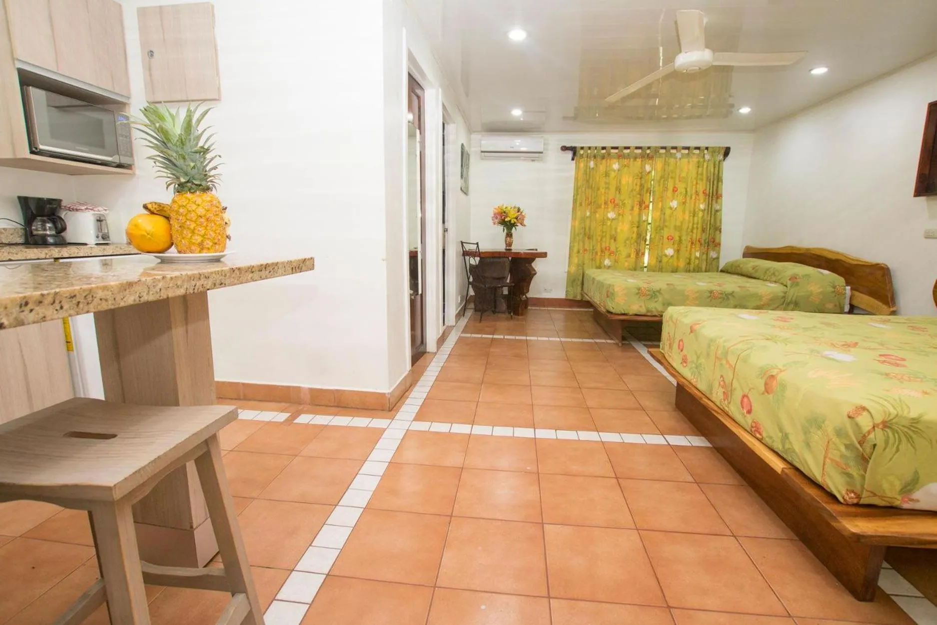 Photo of the whole room, Bed in Hotel Verde Mar Direct Beach Access