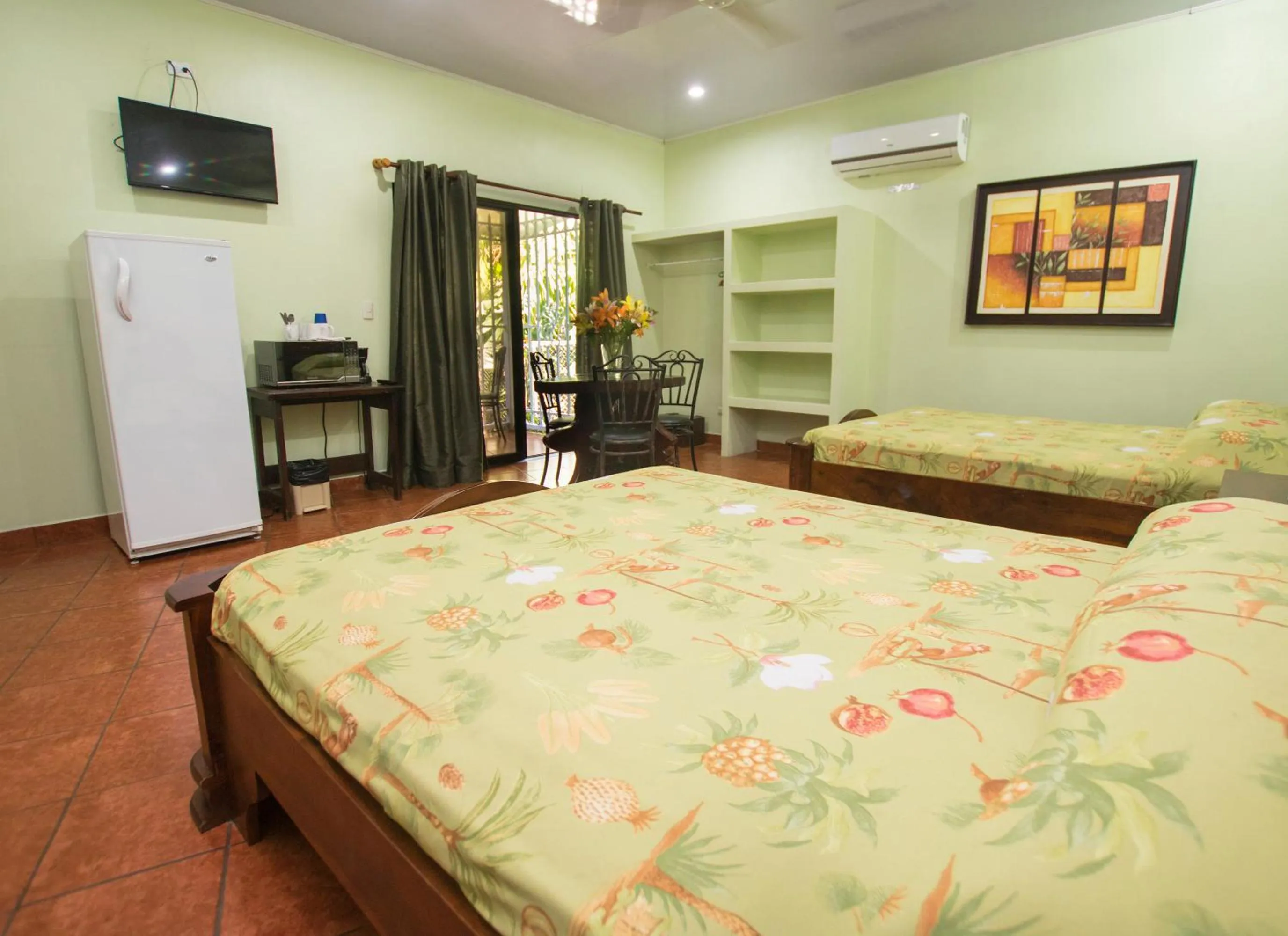 Photo of the whole room, Bed in Hotel Verde Mar Direct Beach Access