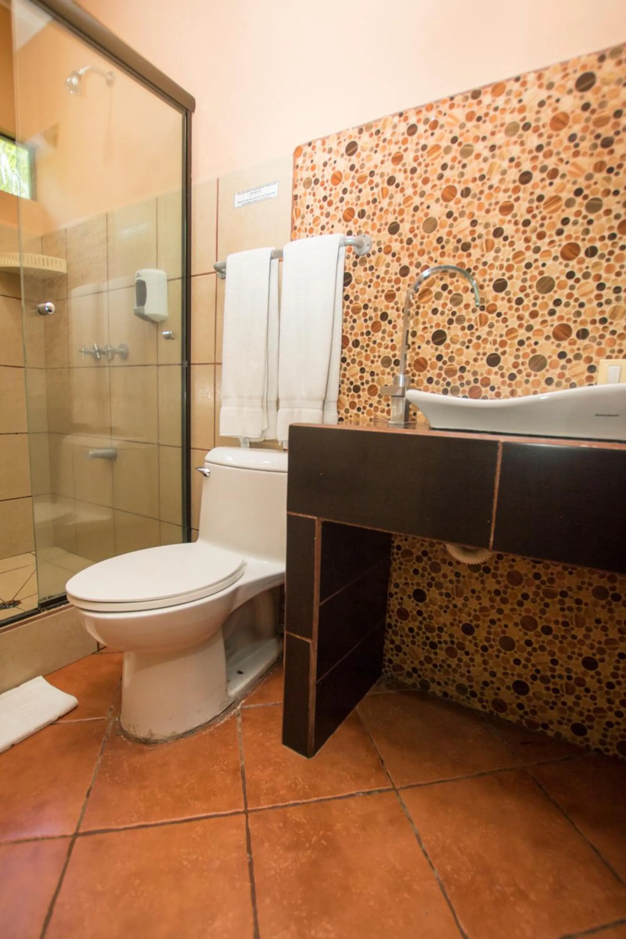 Bathroom in Hotel Verde Mar Direct Beach Access
