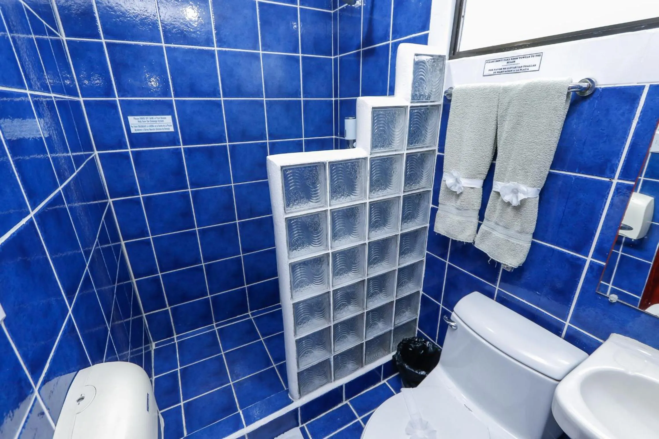 Bathroom in Hotel Verde Mar Direct Beach Access