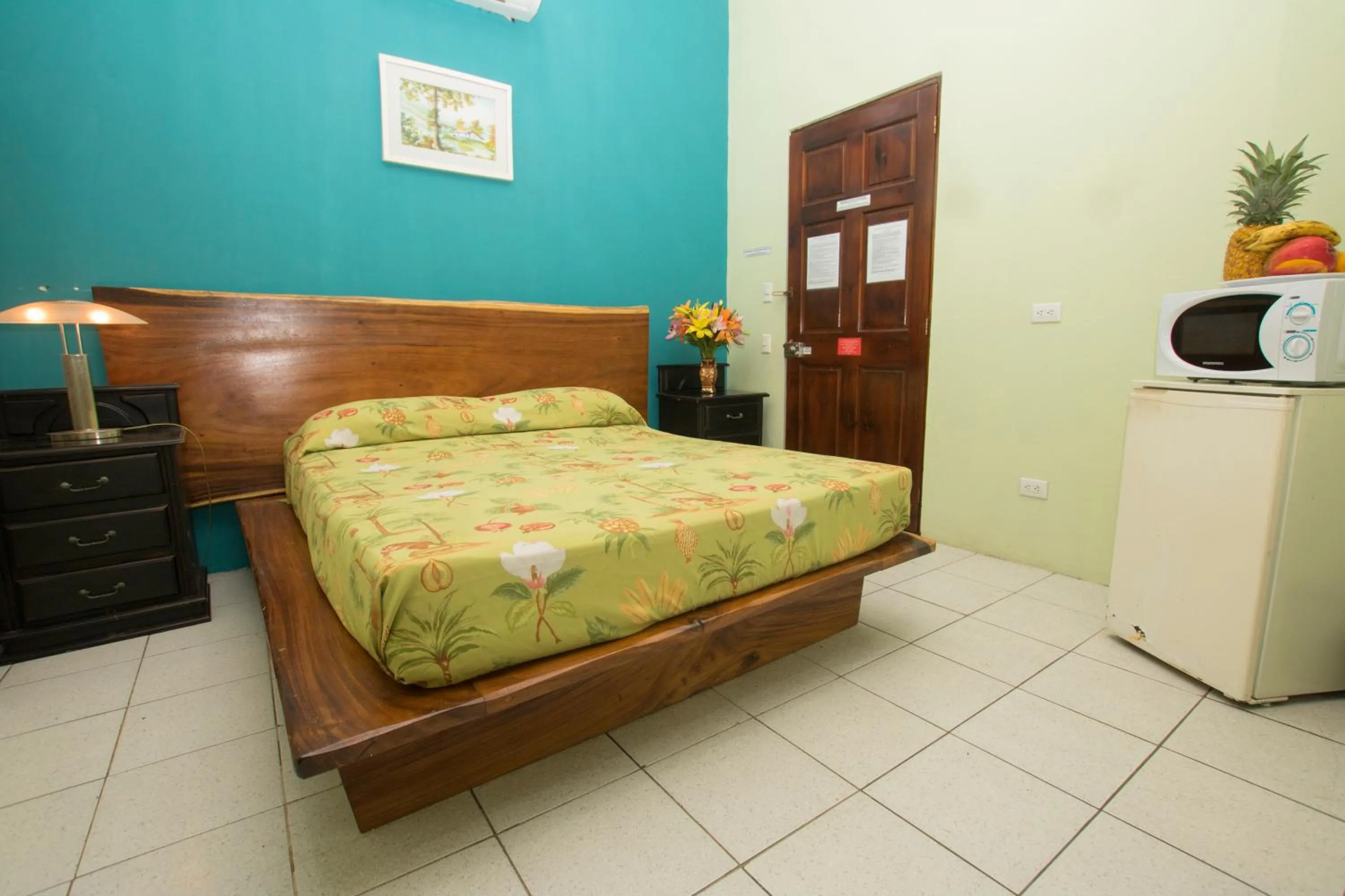 Photo of the whole room, Bed in Hotel Verde Mar Direct Beach Access