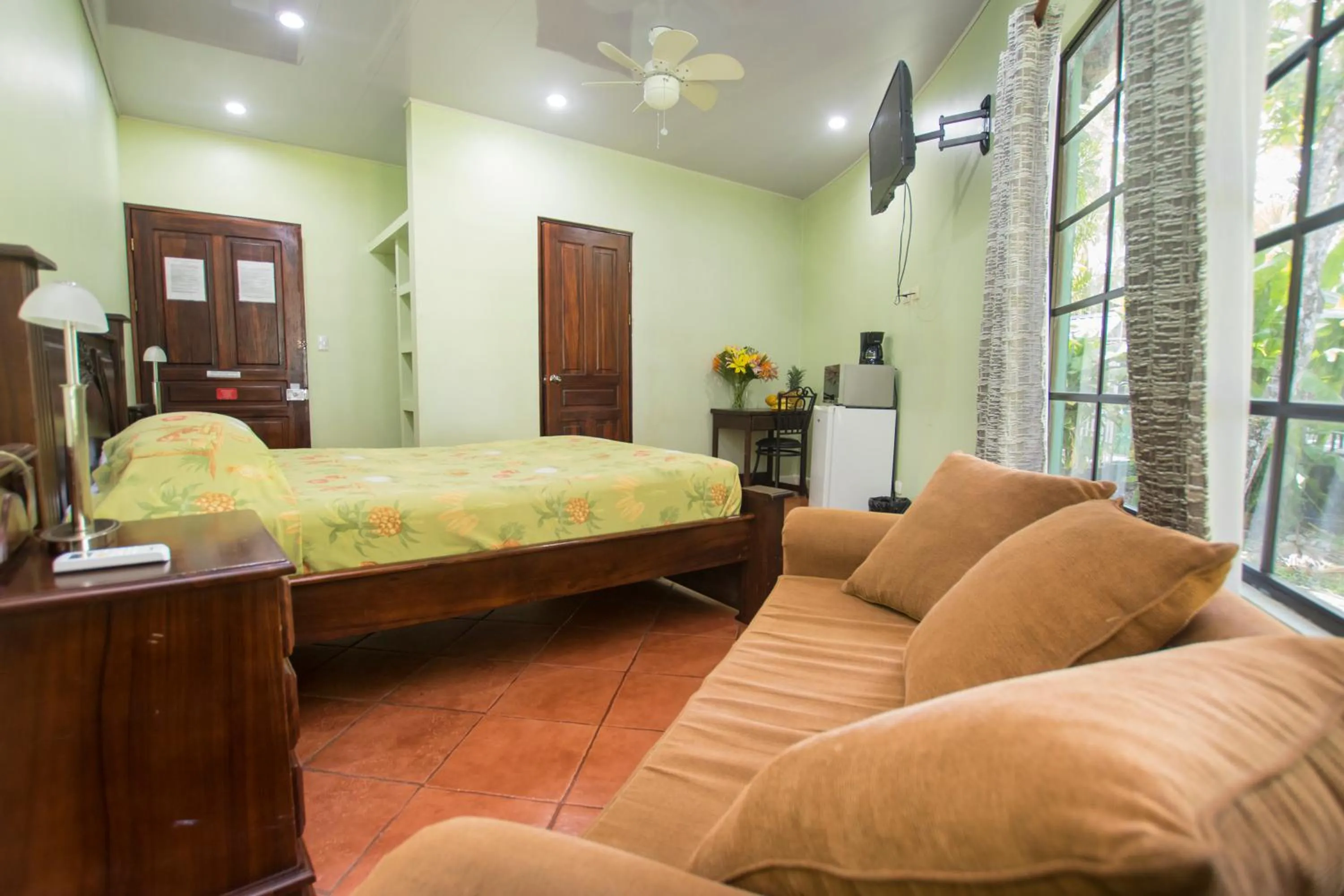 Bedroom, Bed in Hotel Verde Mar Direct Beach Access