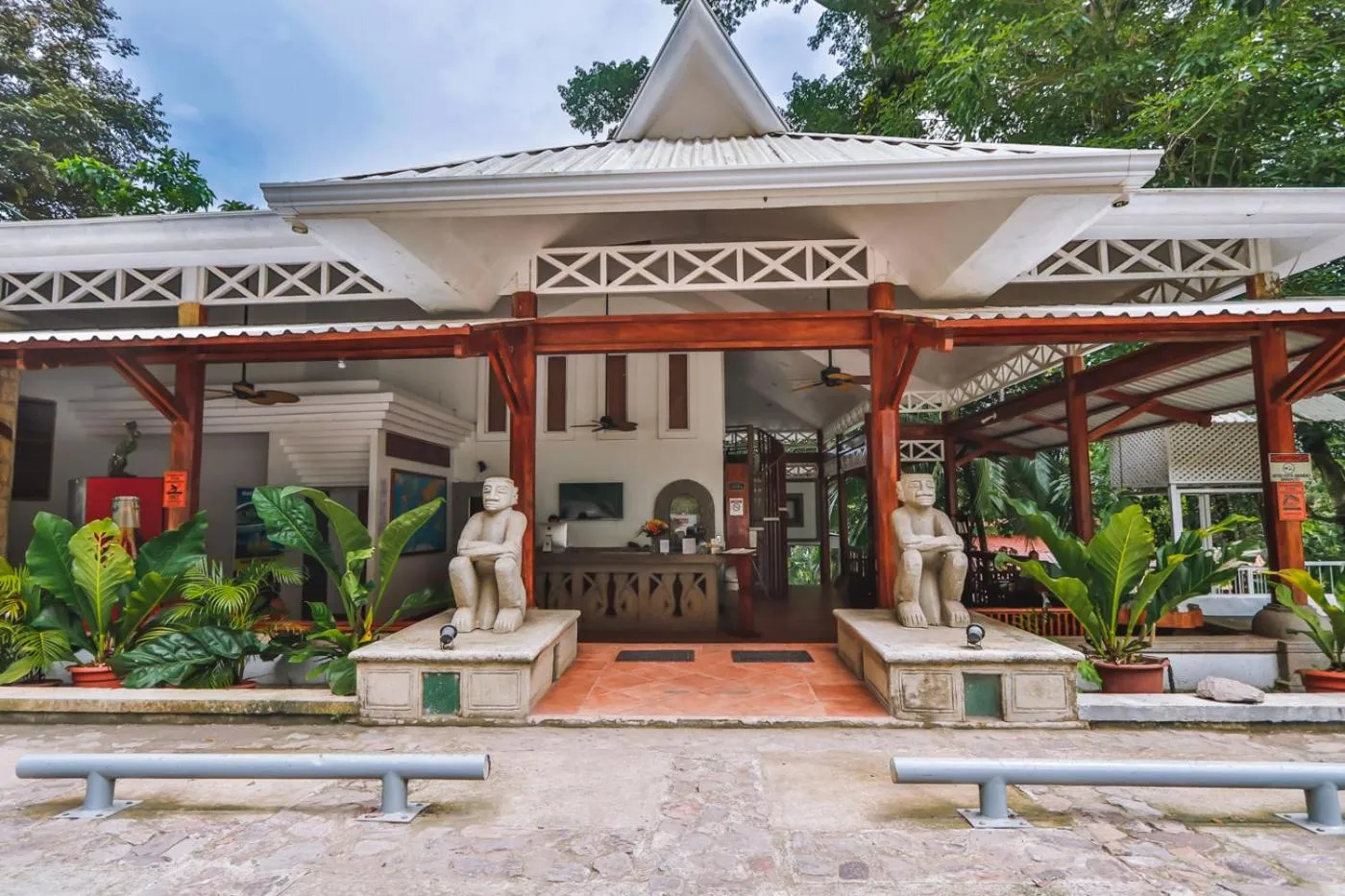 Lobby or reception in Hotel Verde Mar Direct Beach Access