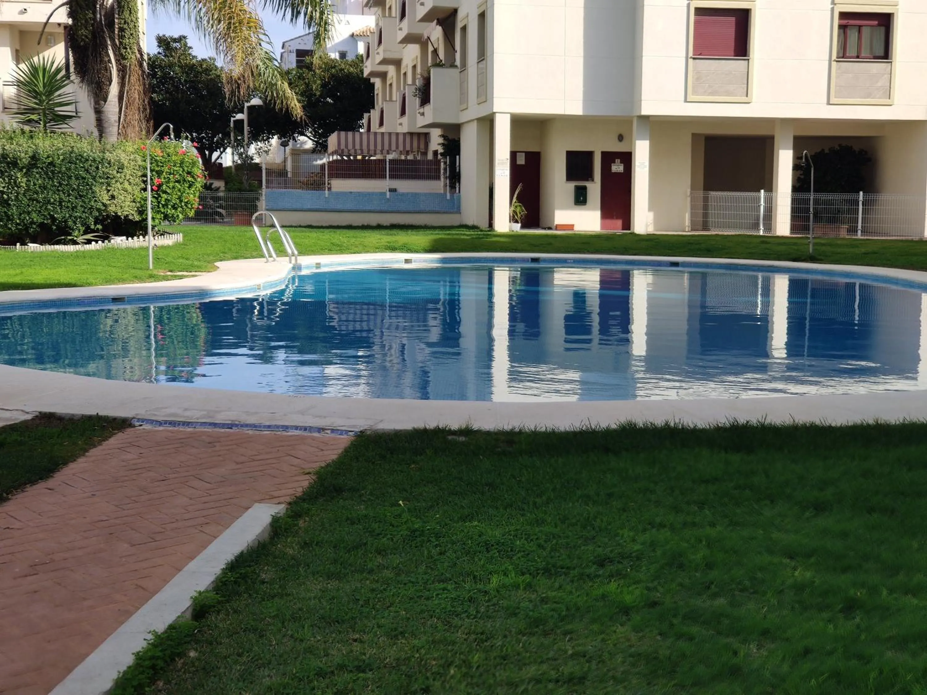 Swimming pool in VALDECARRETAS Apartamento Rota cerca de playa