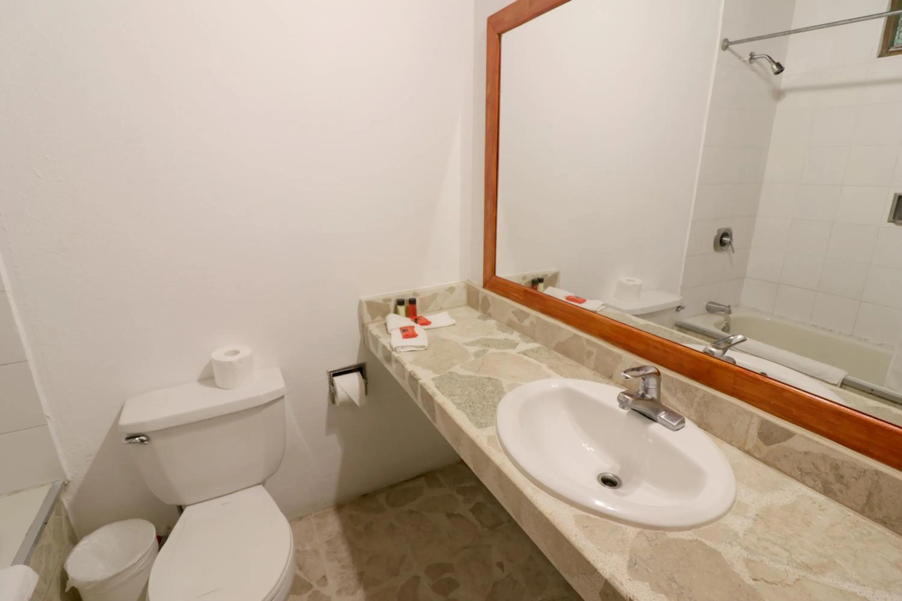 Bathroom in Karahe Beach Hotel