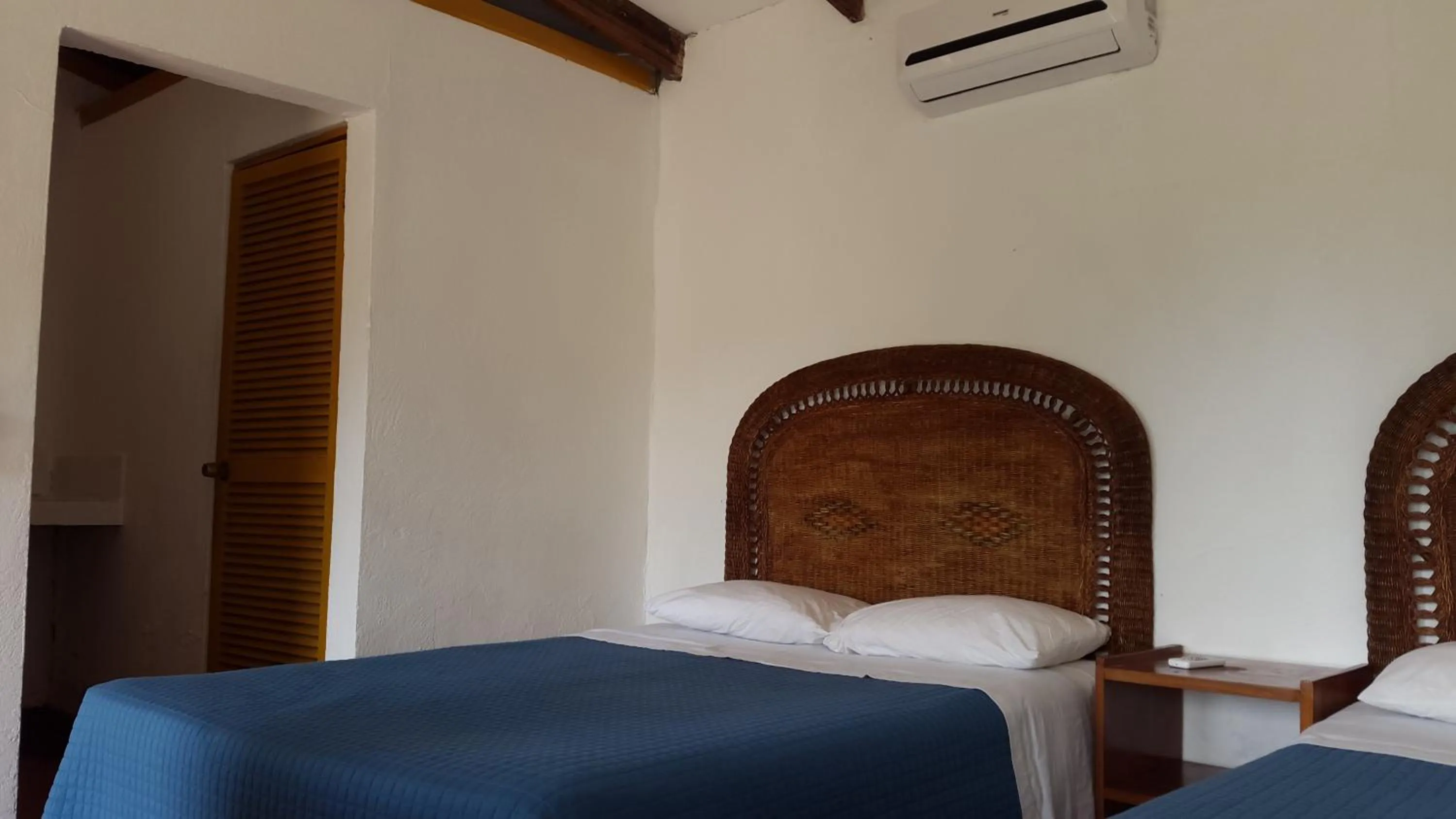 Bed in Karahe Beach Hotel