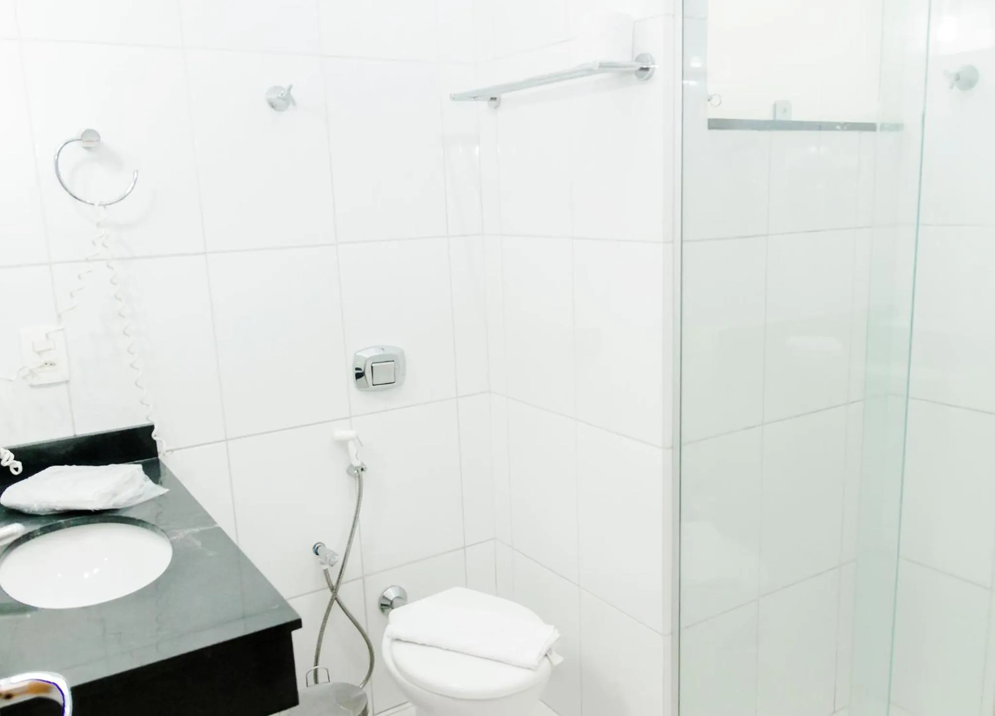 Toilet in La Vitre Hotel