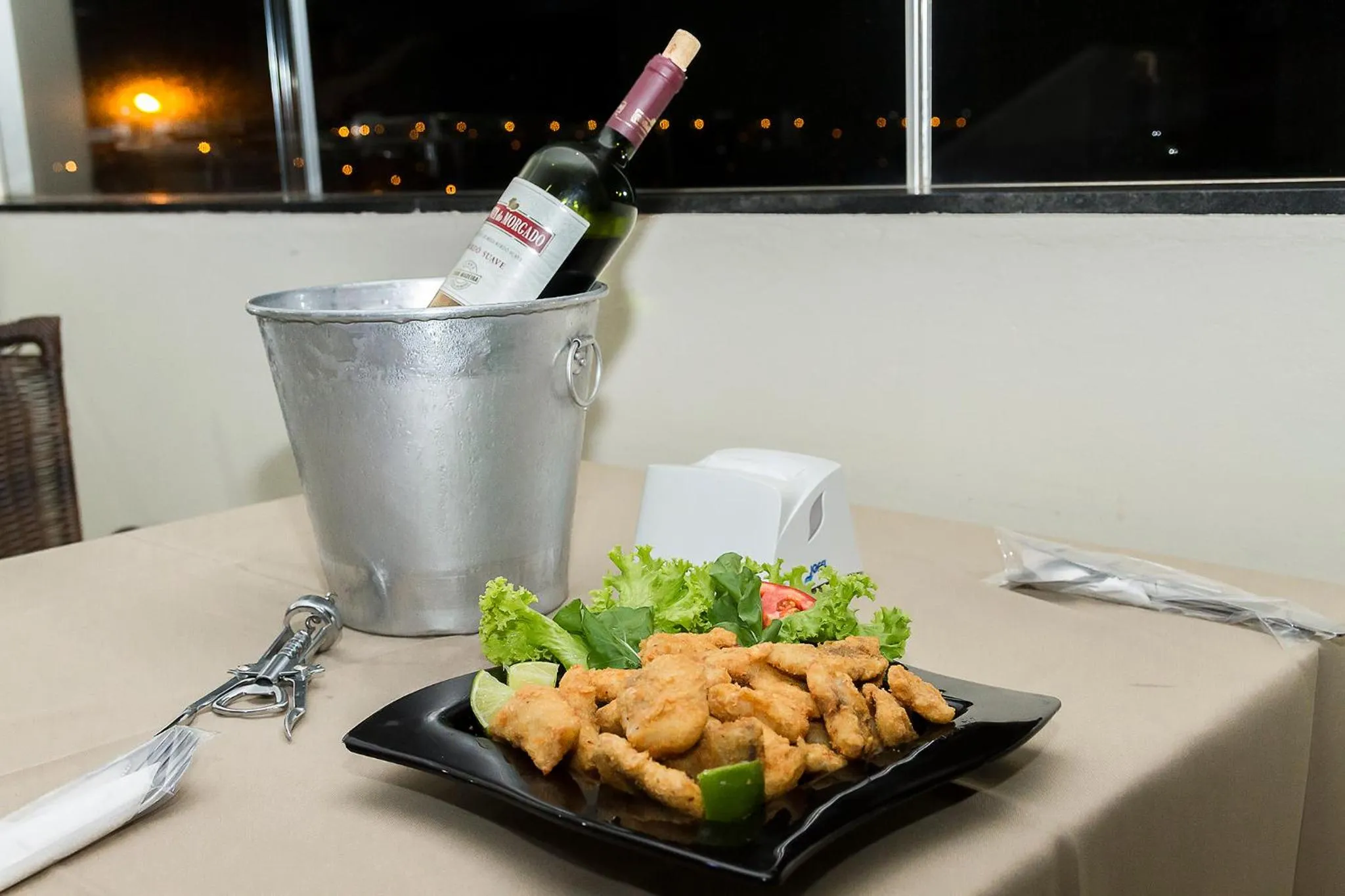 Food and drinks in La Vitre Hotel