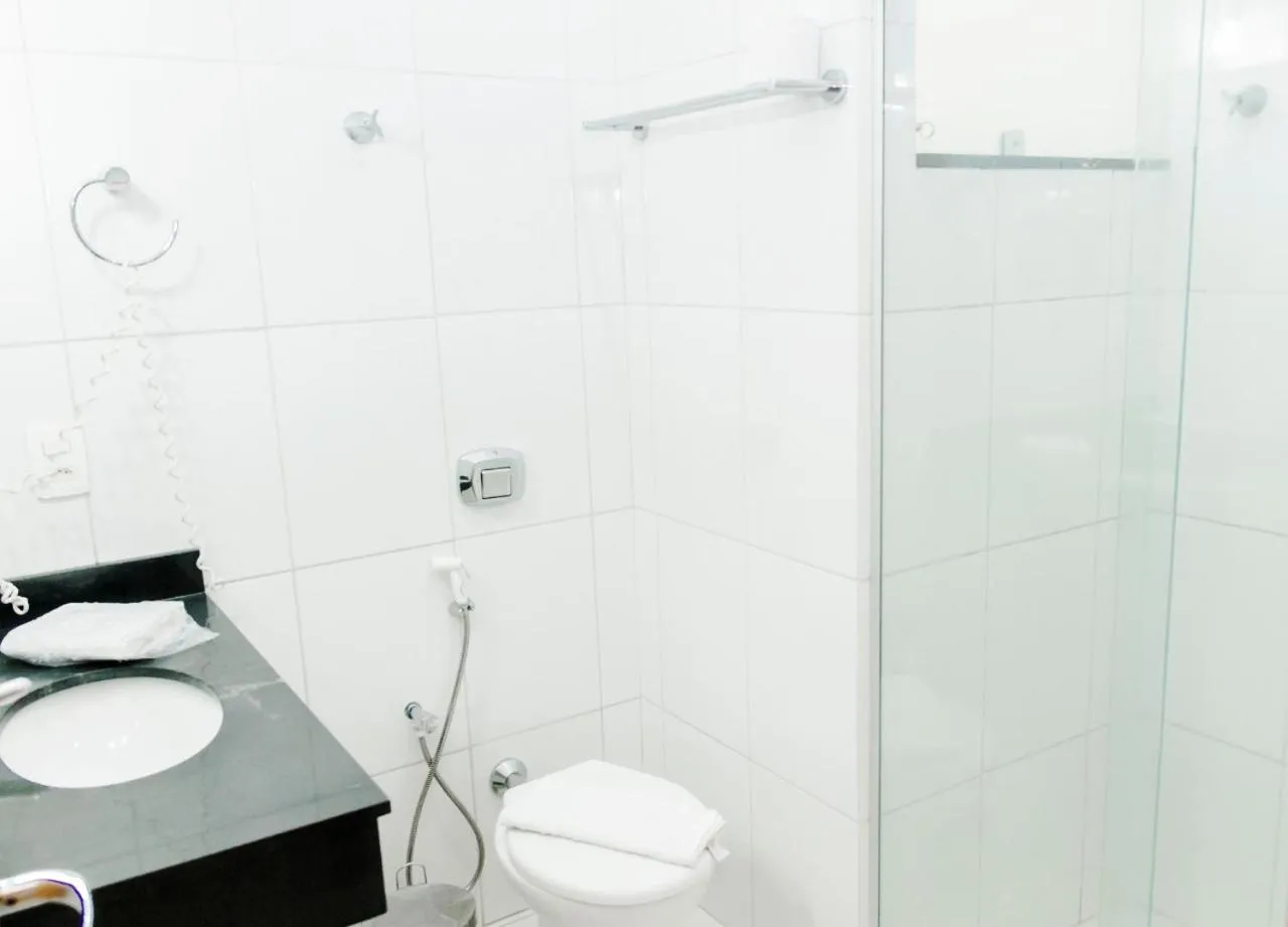 Bathroom in La Vitre Hotel