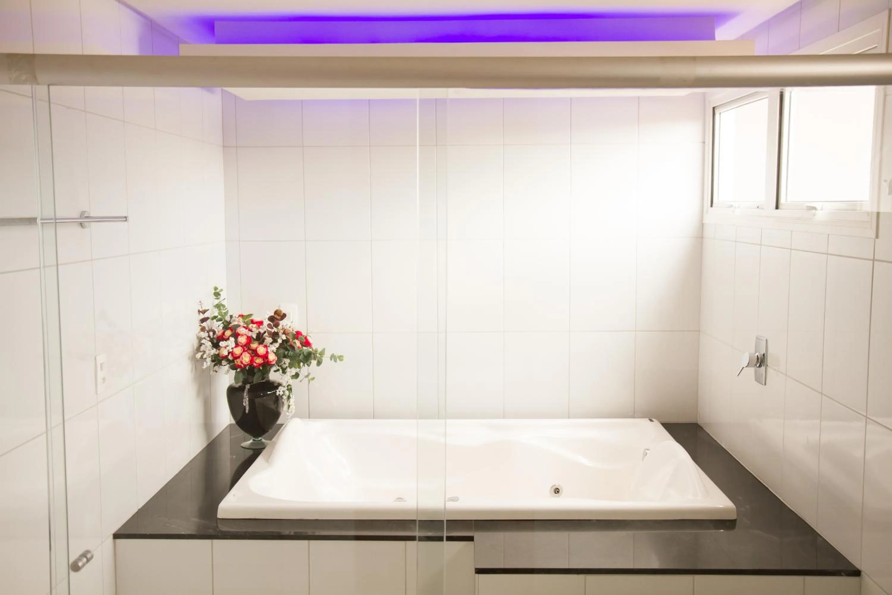 Bathroom in La Vitre Hotel