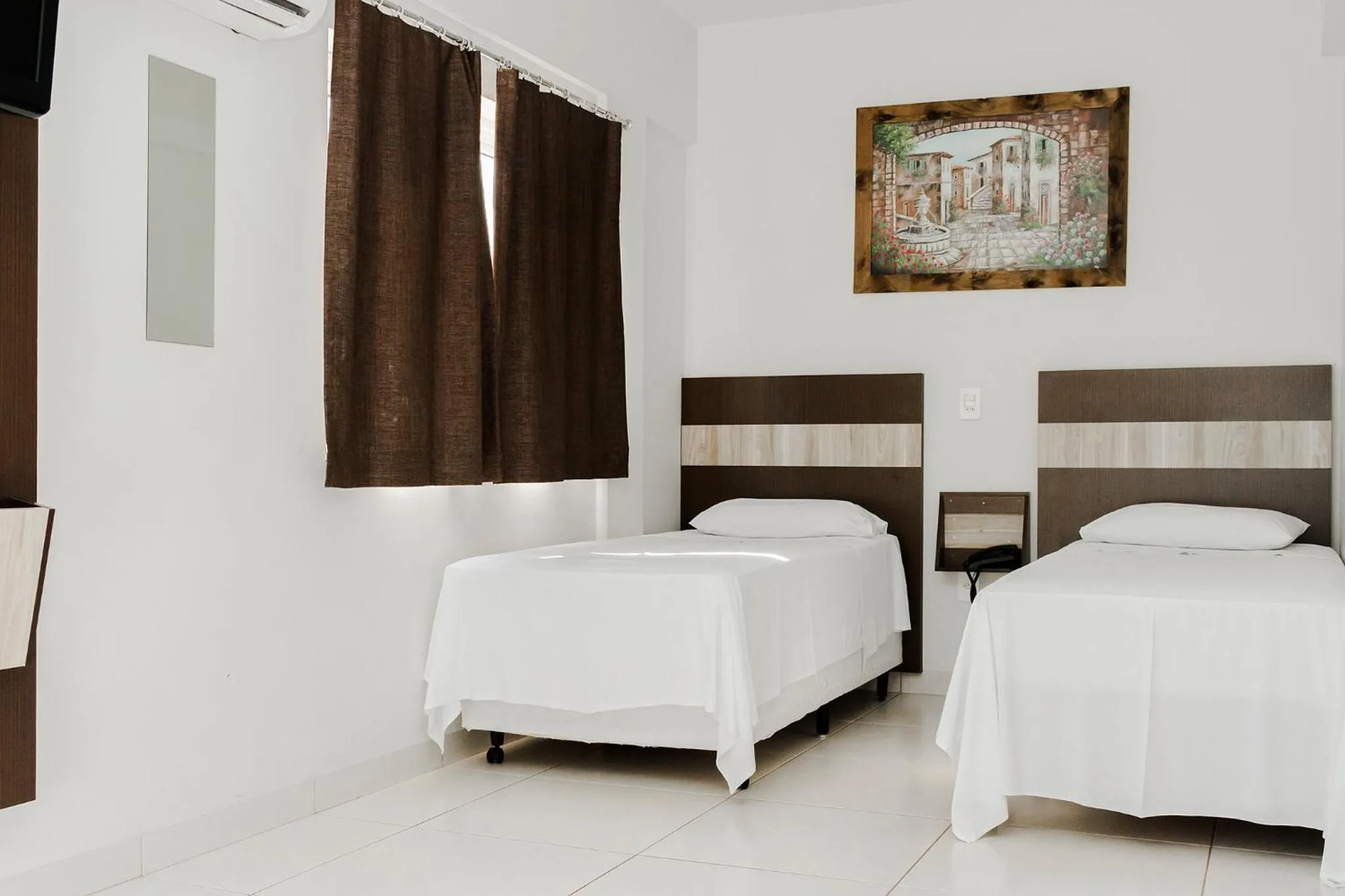 Bed in La Vitre Hotel