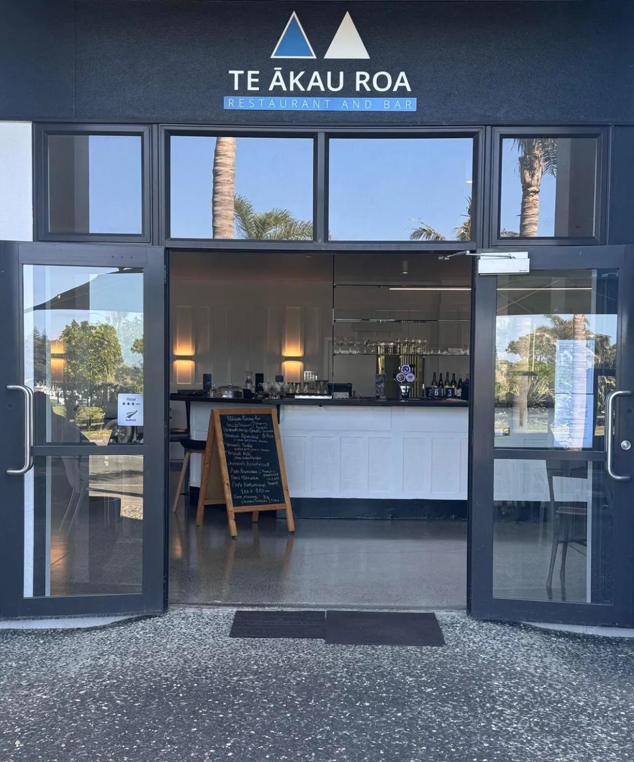 Restaurant/places to eat in Quality Hotel Oceans Tutukaka