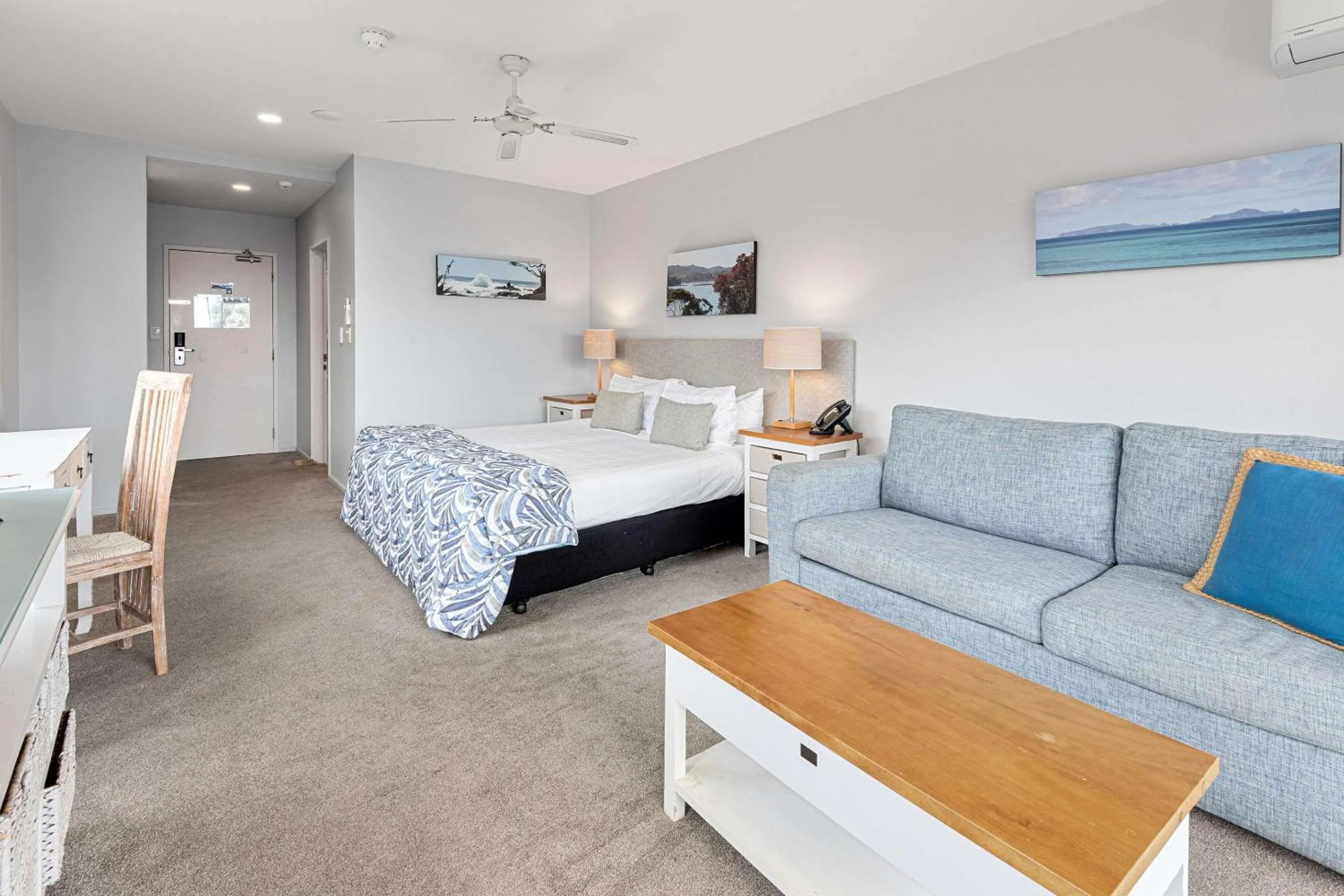 Bedroom, Bed in Quality Hotel Oceans Tutukaka