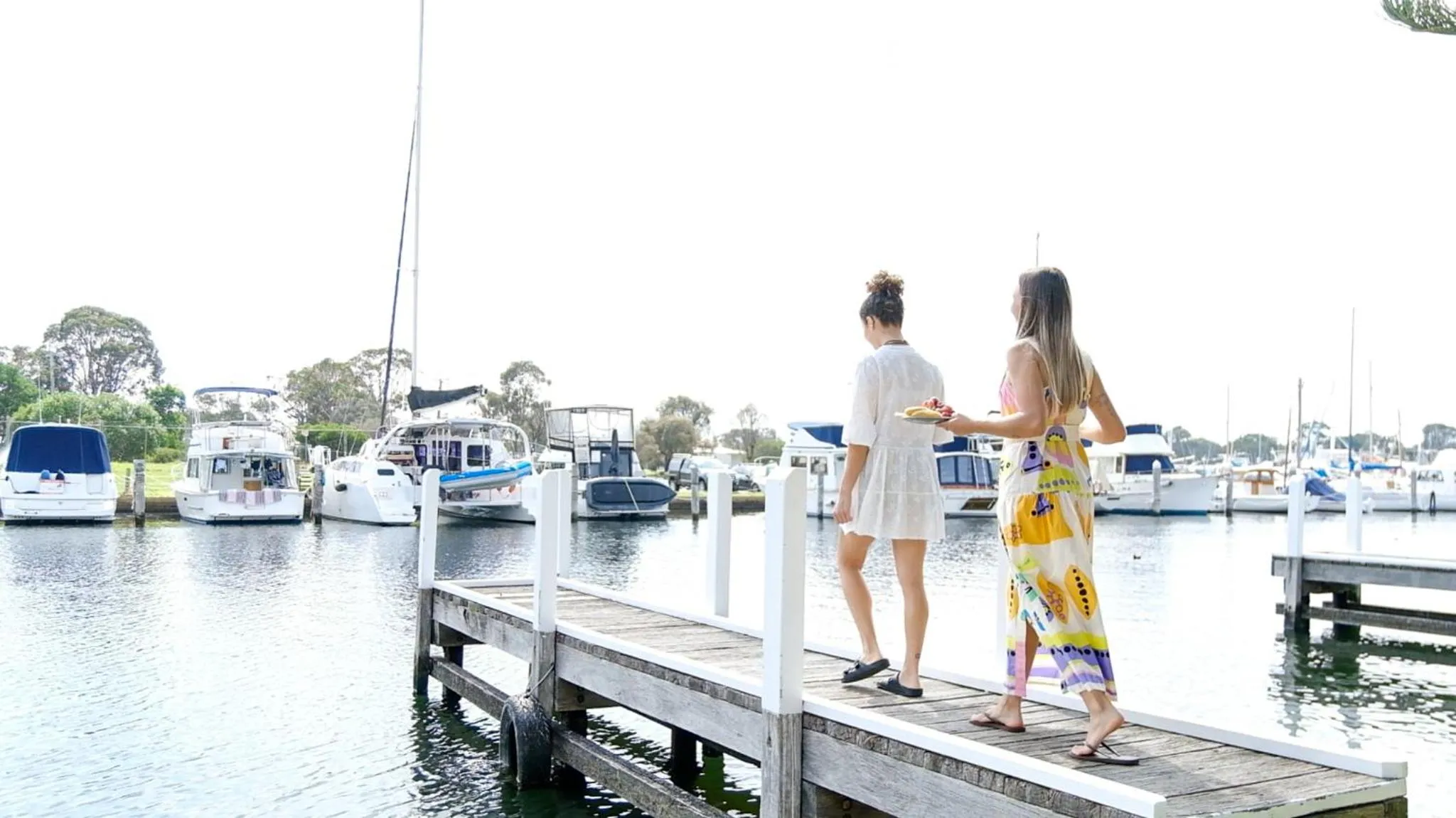Mariners Cove Waterfront Motel and Apartments