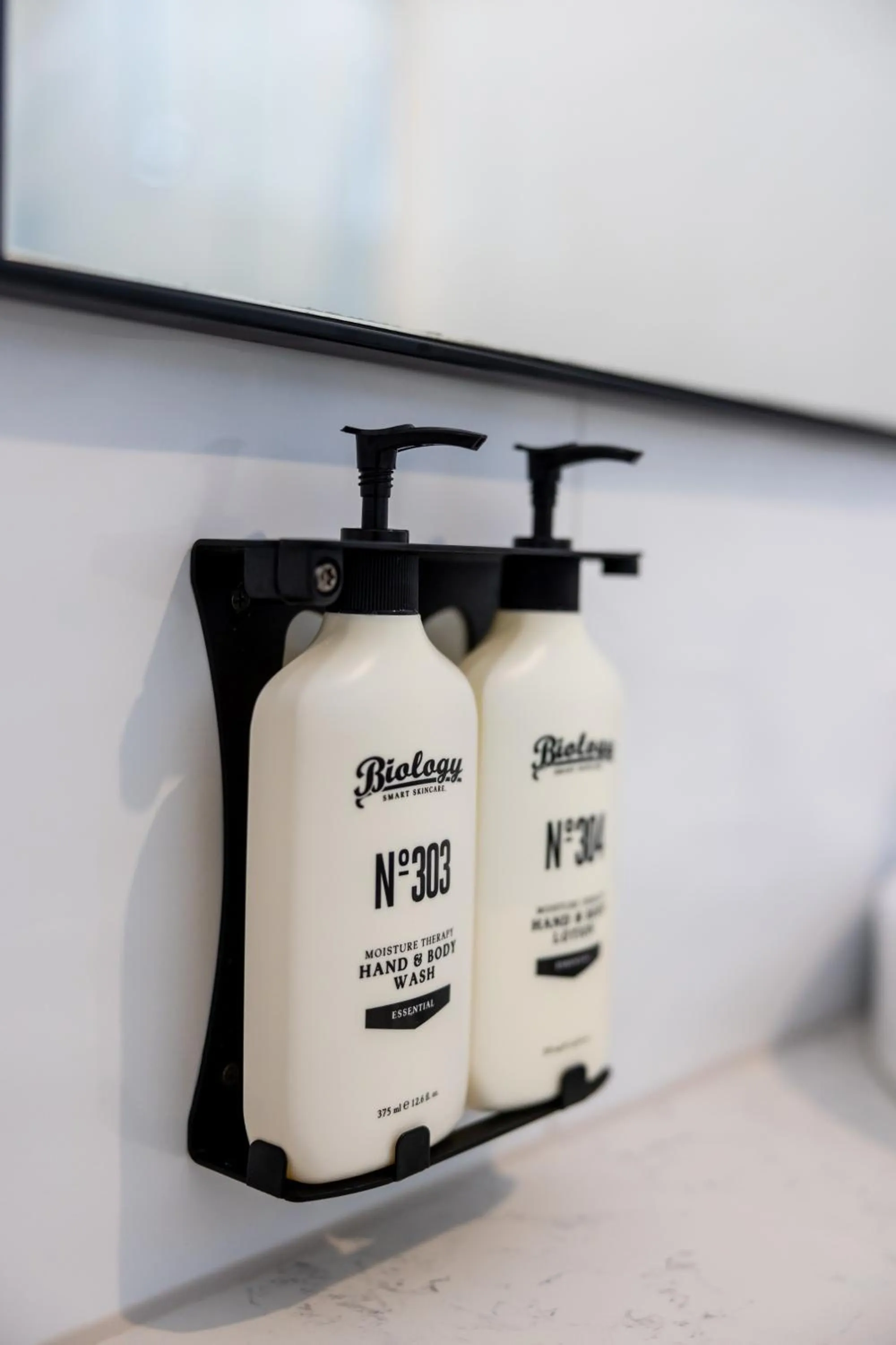 Mariners Cove Waterfront Motel and Apartments