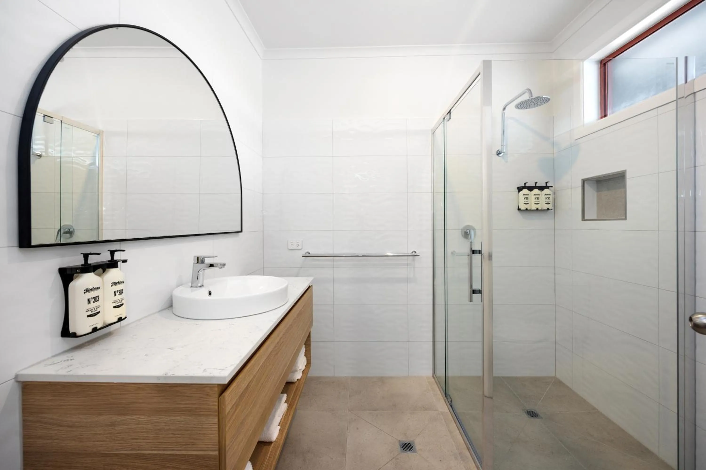 Mariners Cove Waterfront Motel and Apartments