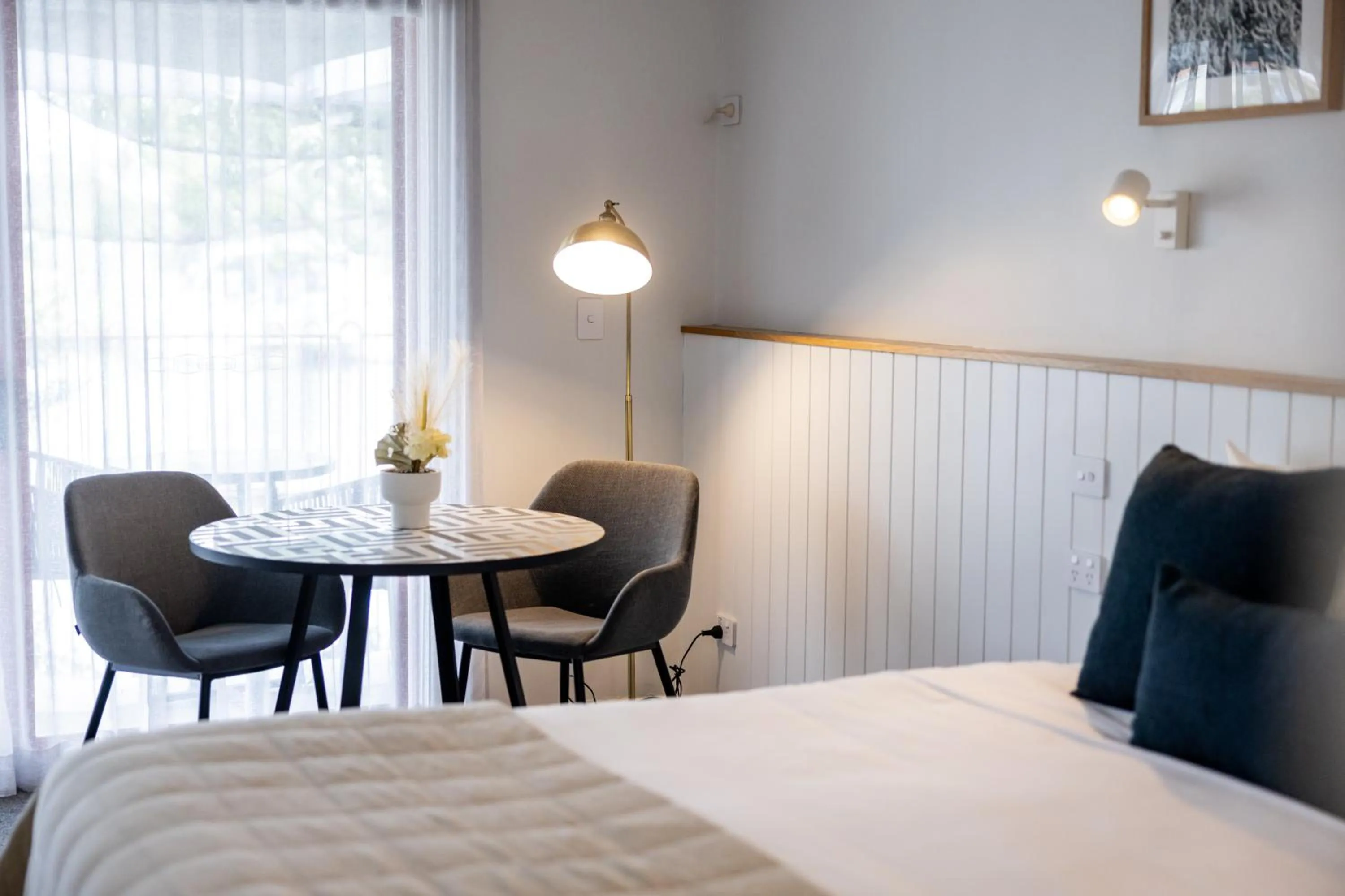 Bed in Mariners Cove Waterfront Motel and Apartments