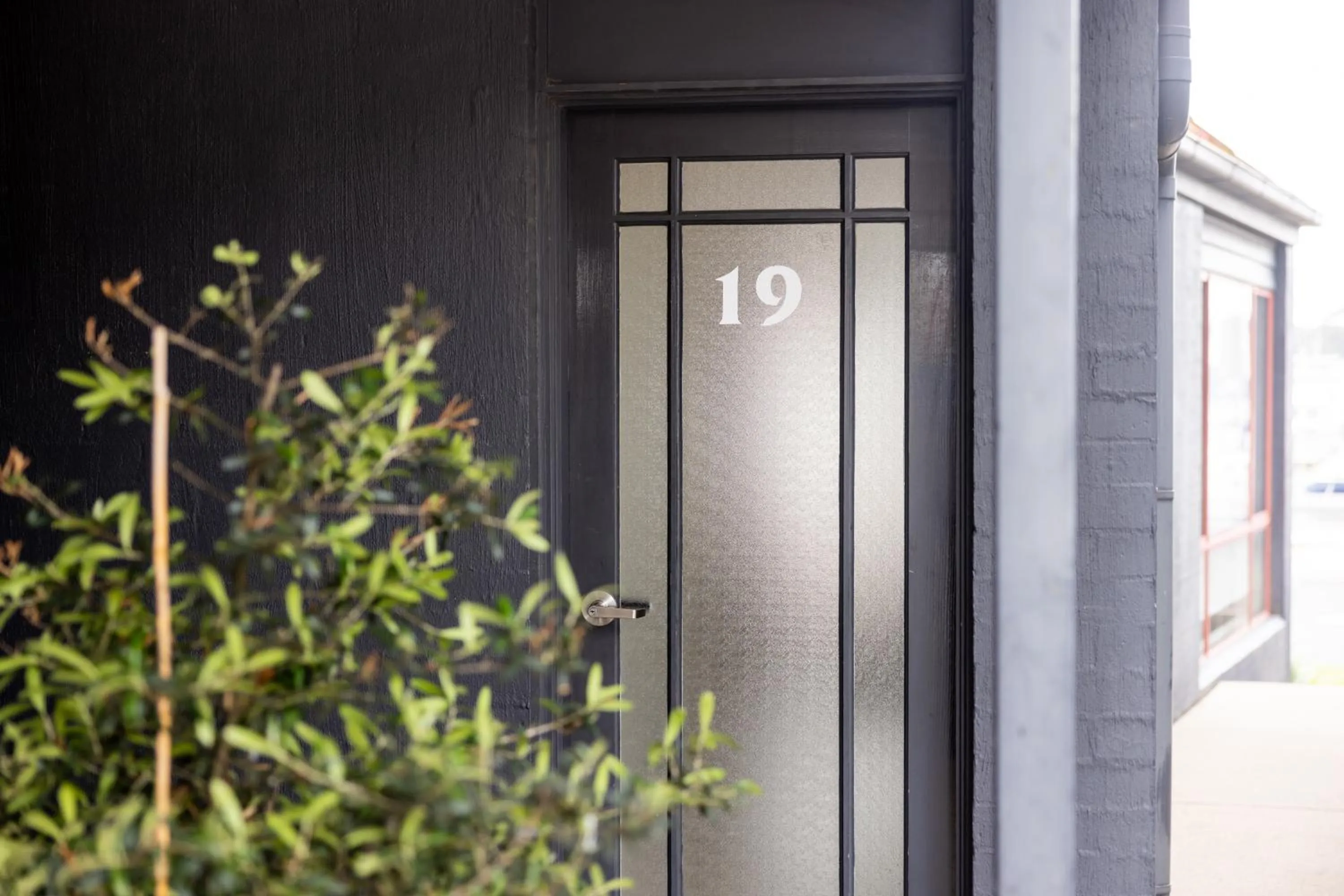 Mariners Cove Waterfront Motel and Apartments