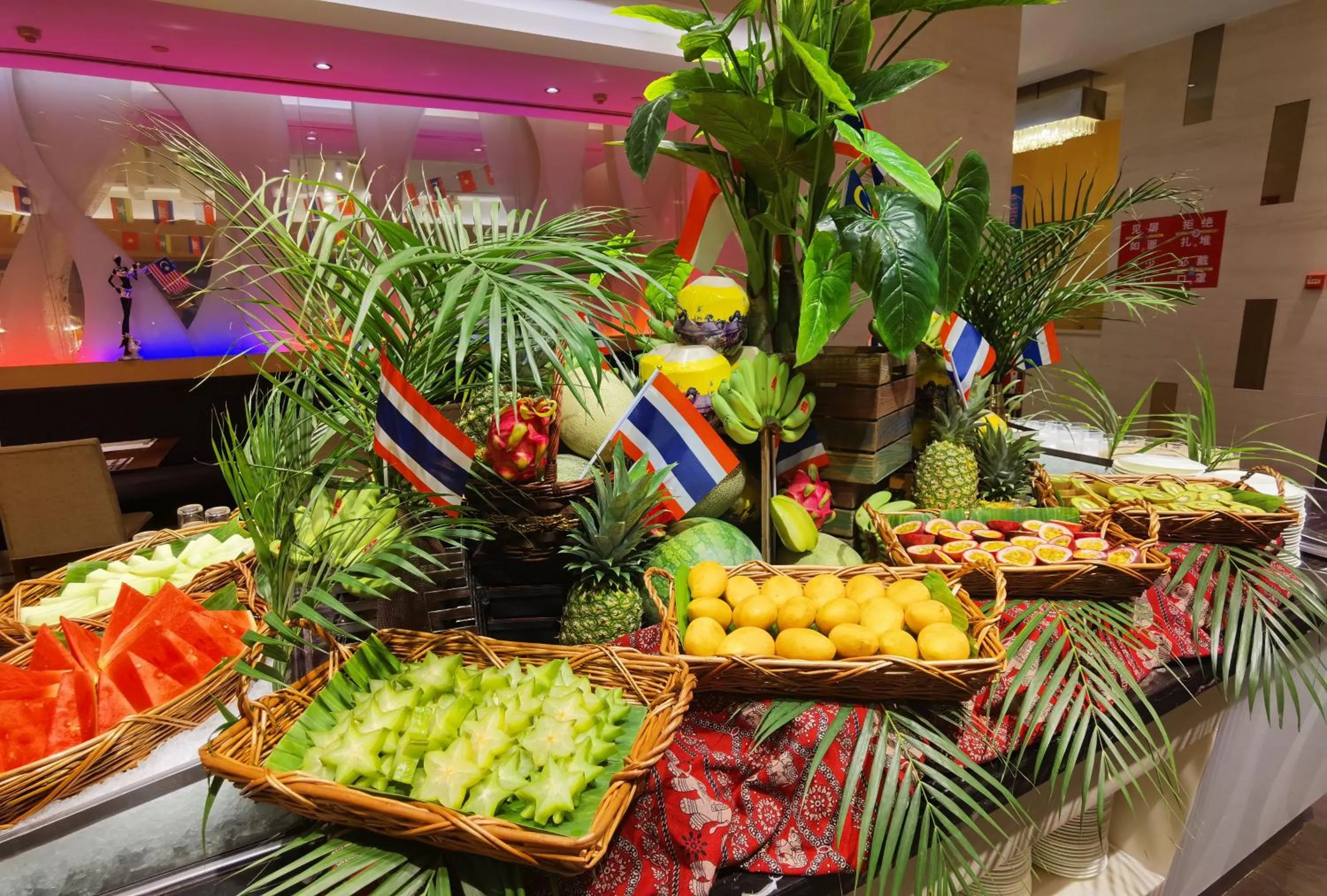 Restaurant/places to eat in Holiday Inn Taicang City Centre by IHG