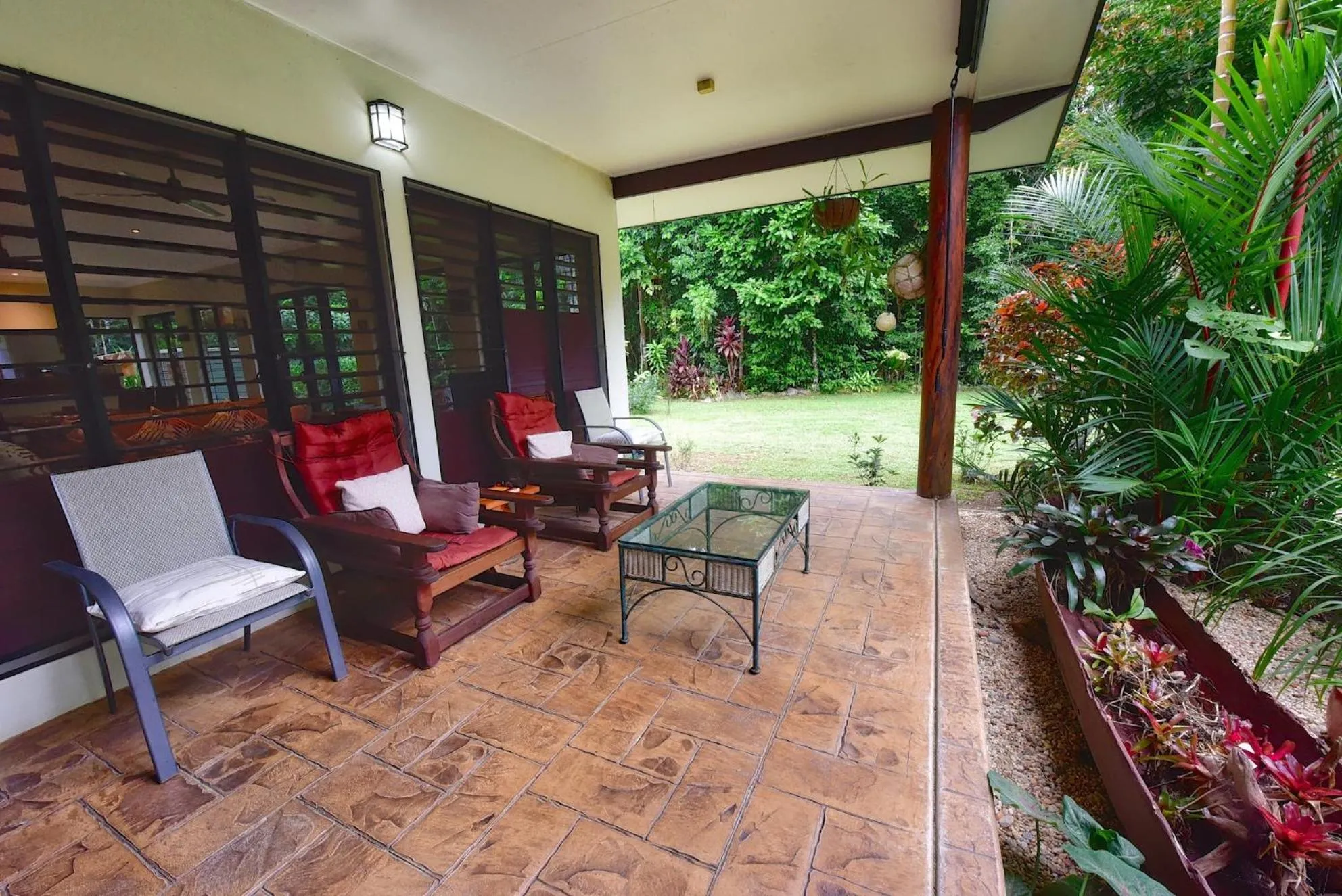 Patio in Thornton Beach Bungalows Daintree