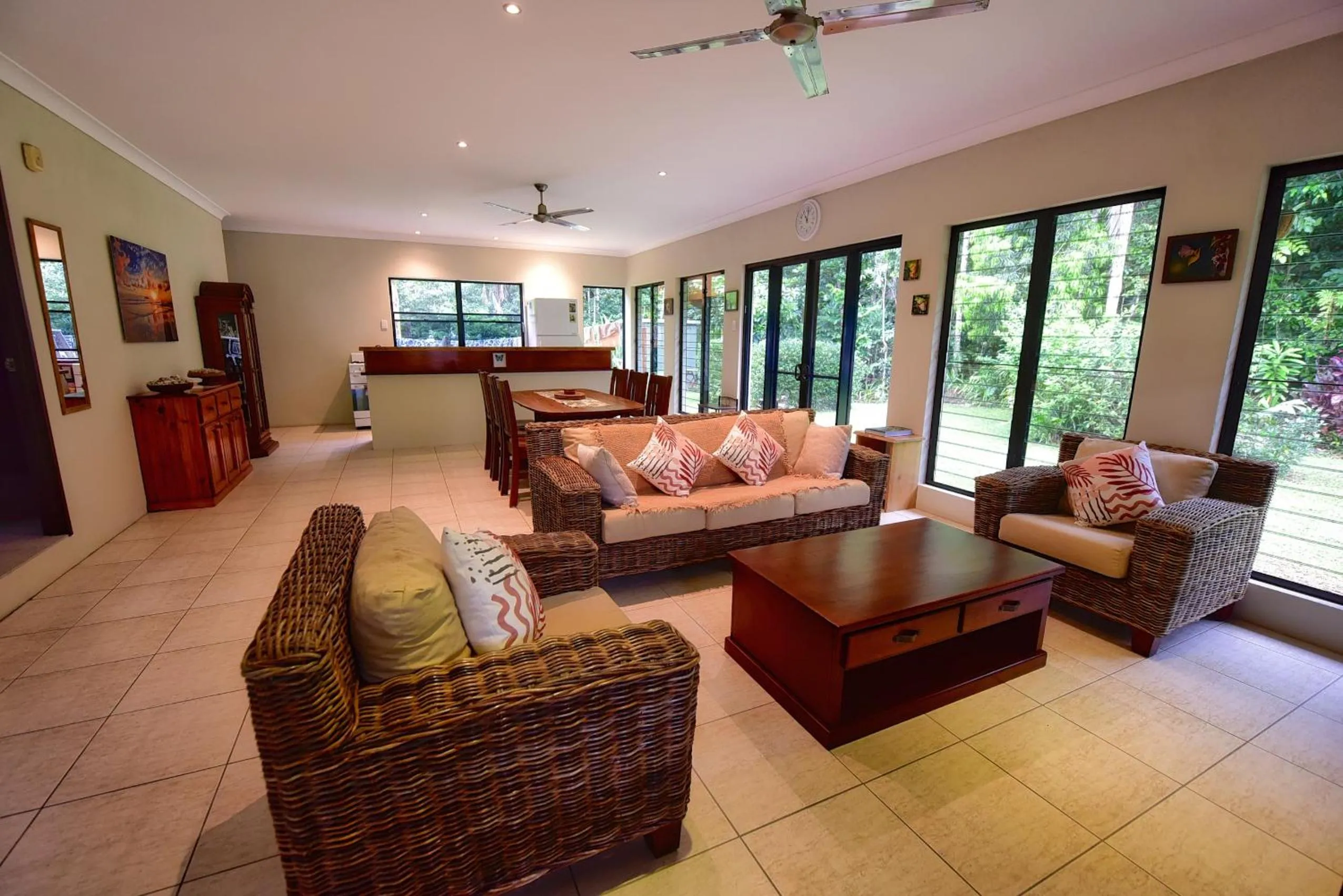 Property building in Thornton Beach Bungalows Daintree