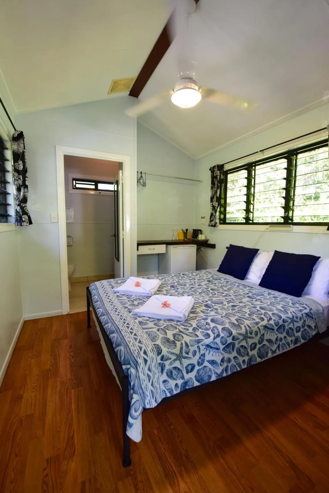 Bed in Thornton Beach Bungalows Daintree