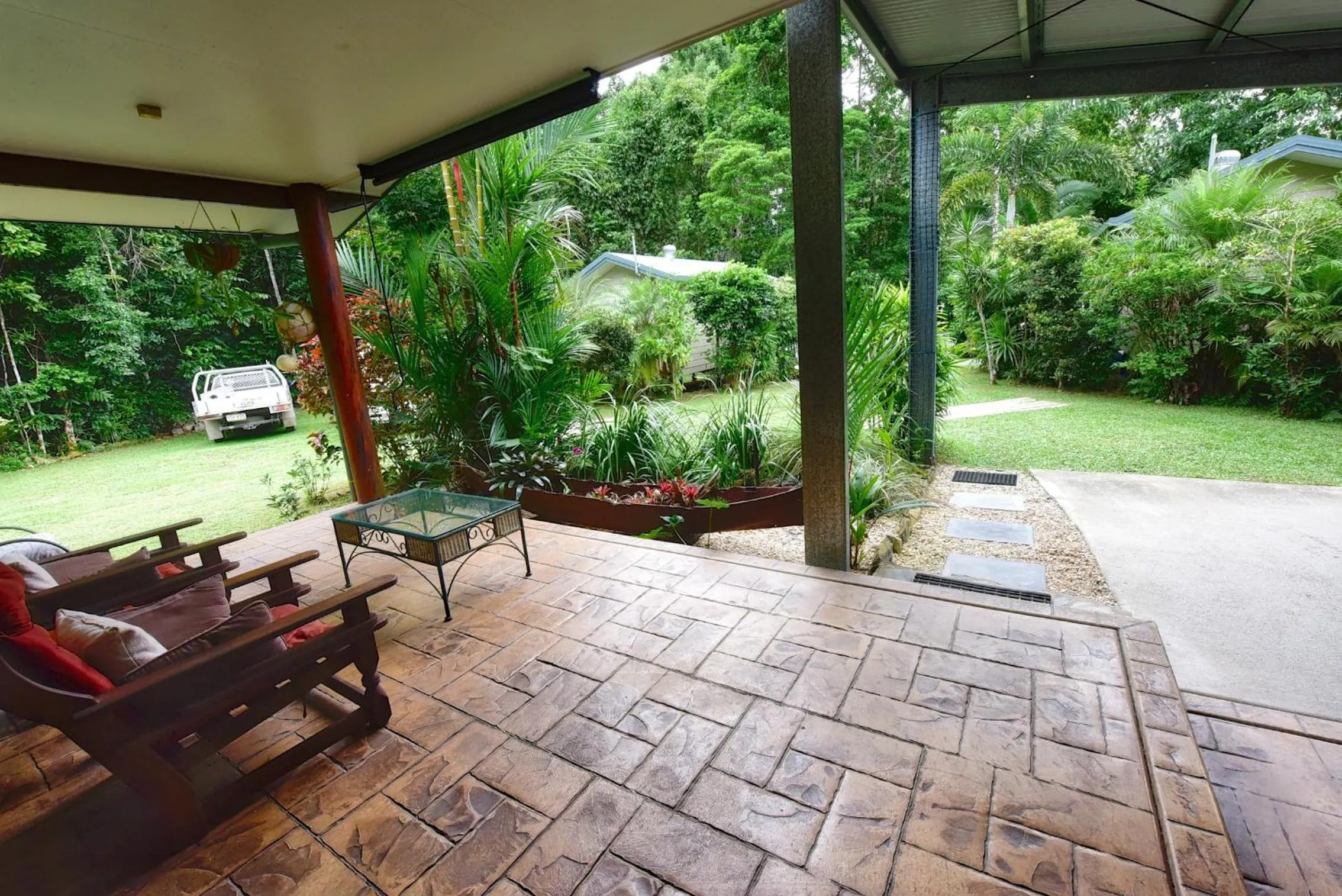 Patio in Thornton Beach Bungalows Daintree