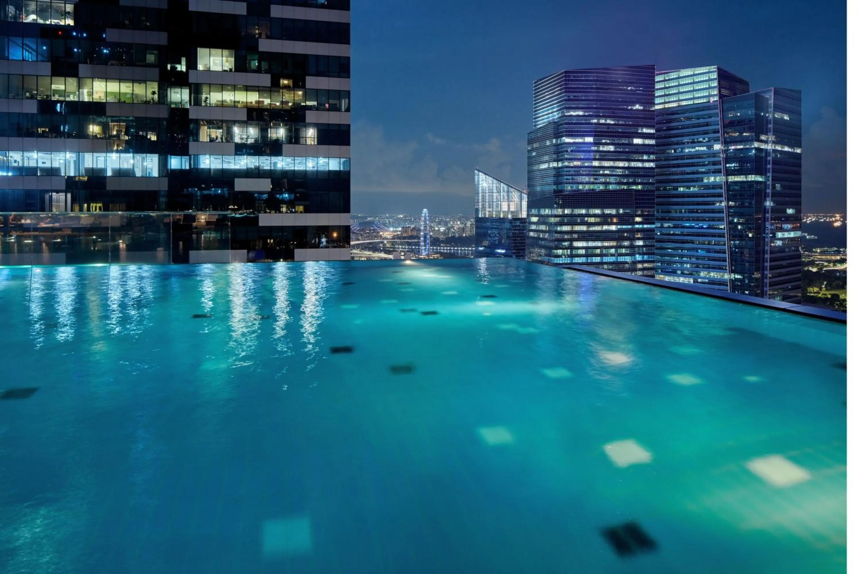 Swimming pool in The Westin Singapore