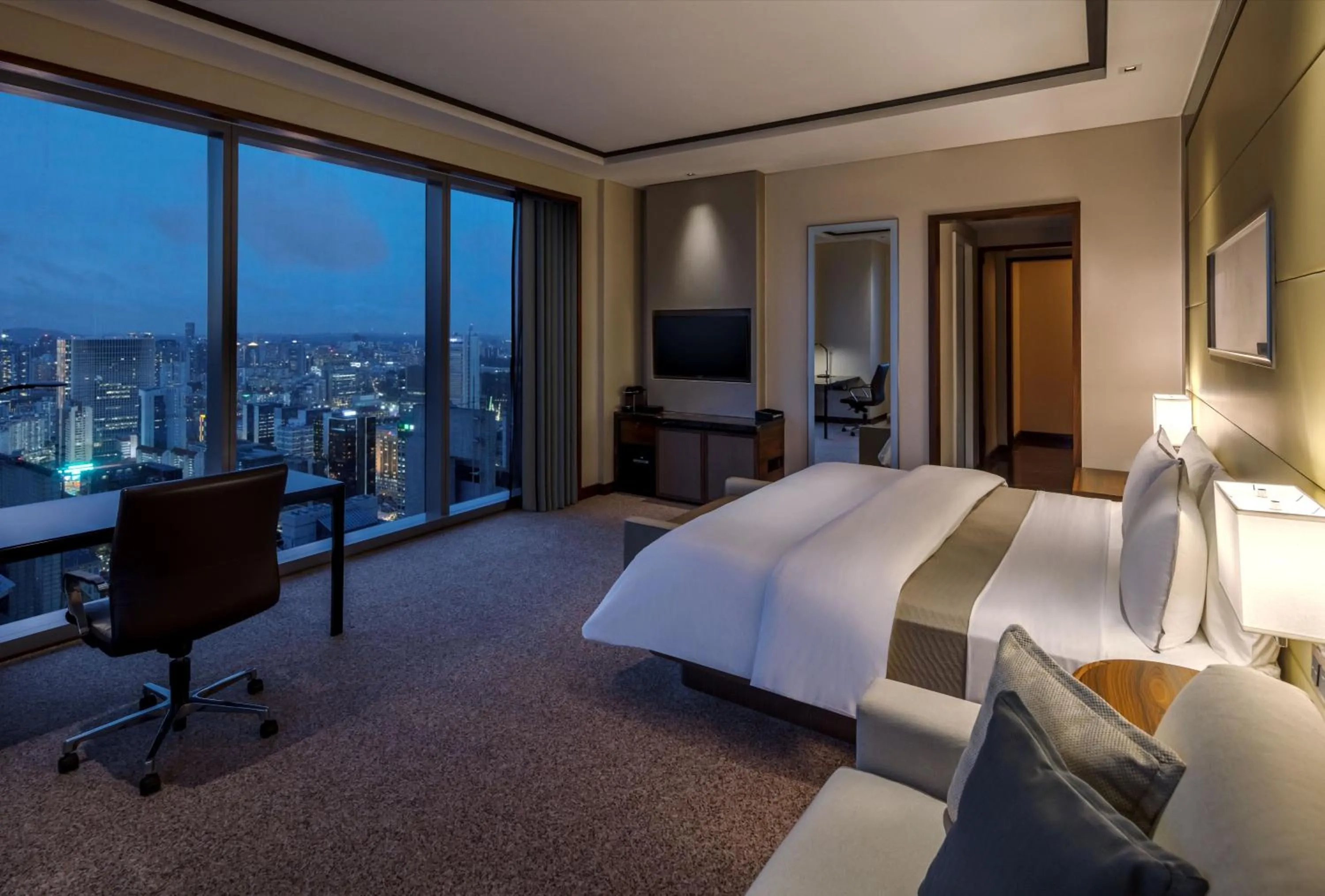 Bedroom, Bed in The Westin Singapore