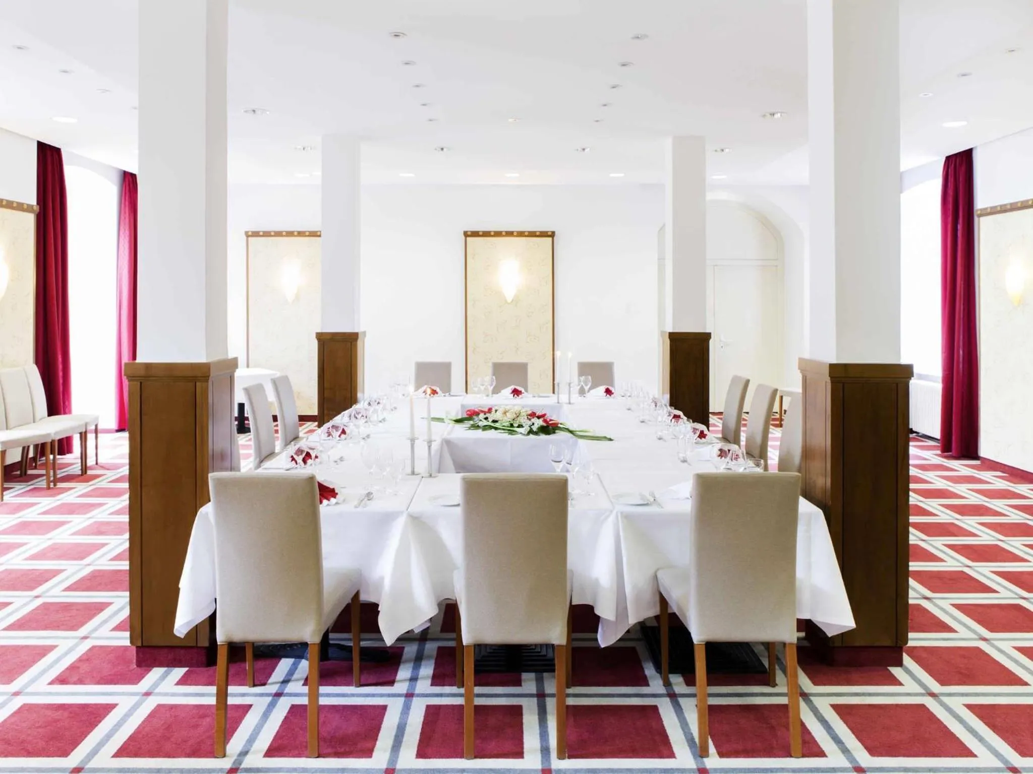 Restaurant/places to eat in NOVOTEL Hildesheim City