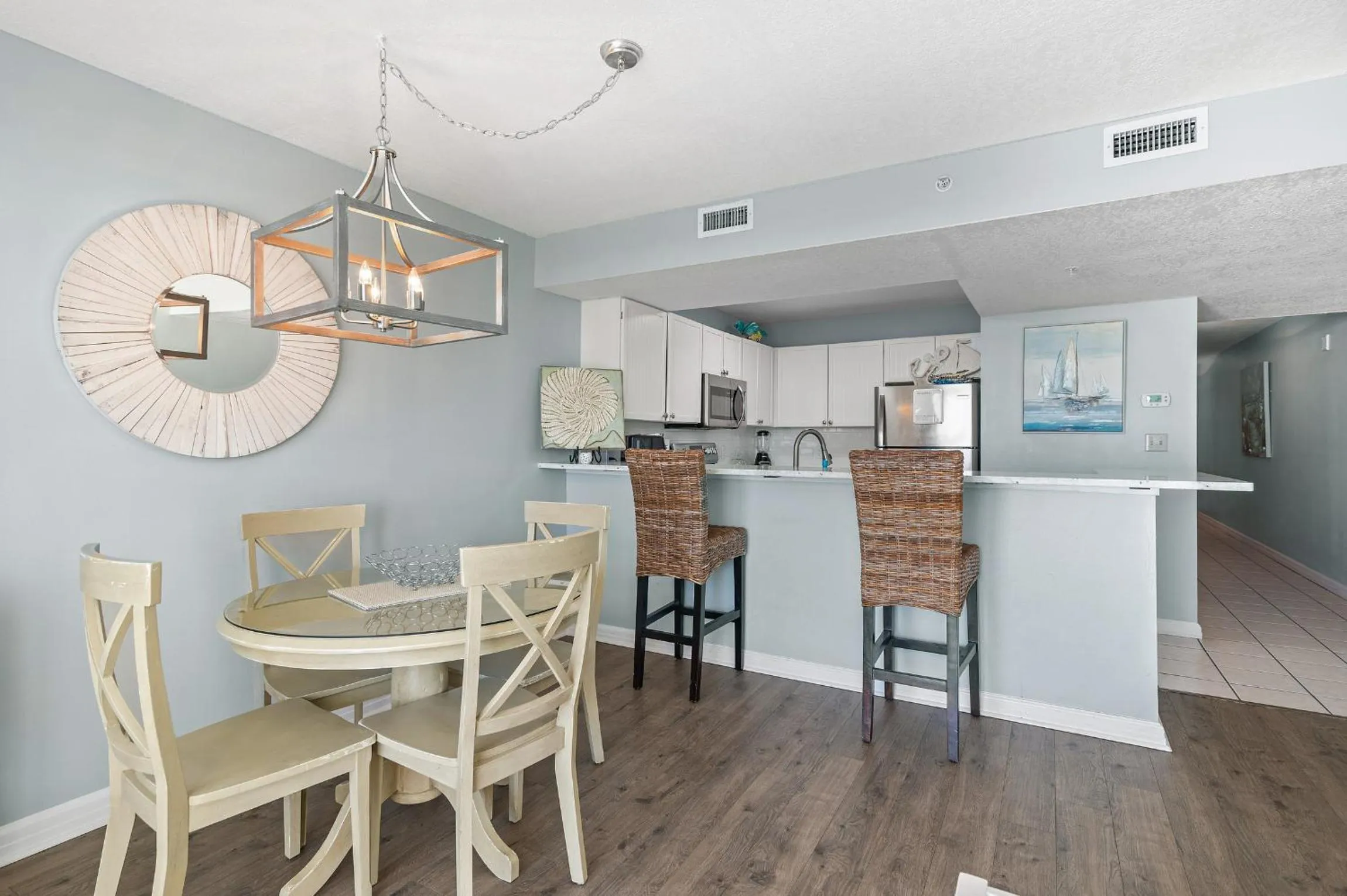 Dining area in Just Updated - Beachfront Ocean view, 19th Floor