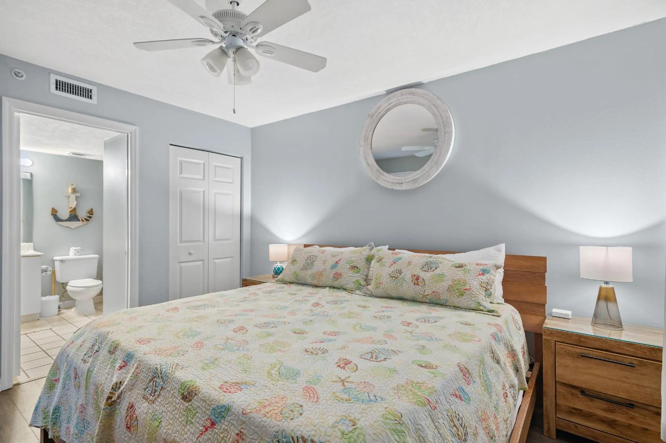 Bedroom, Bed in Just Updated - Beachfront Ocean view, 19th Floor