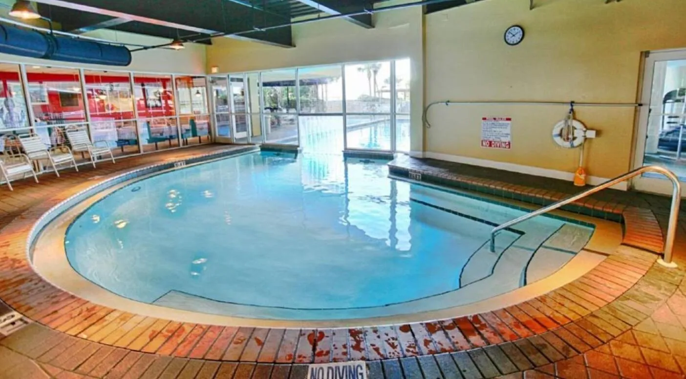 Swimming pool in Just Updated - Beachfront Ocean view, 19th Floor