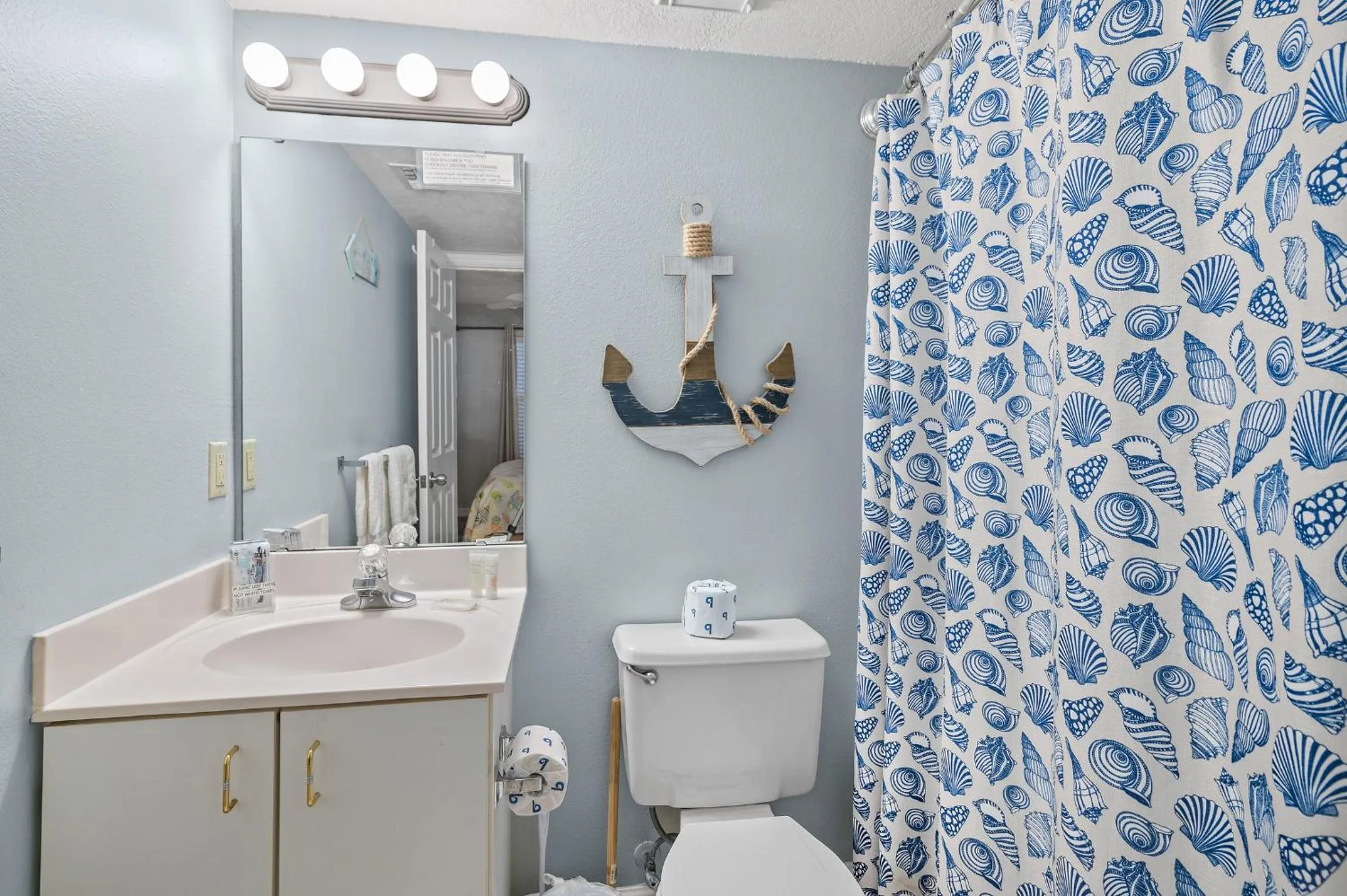 Bathroom in Just Updated - Beachfront Ocean view, 19th Floor