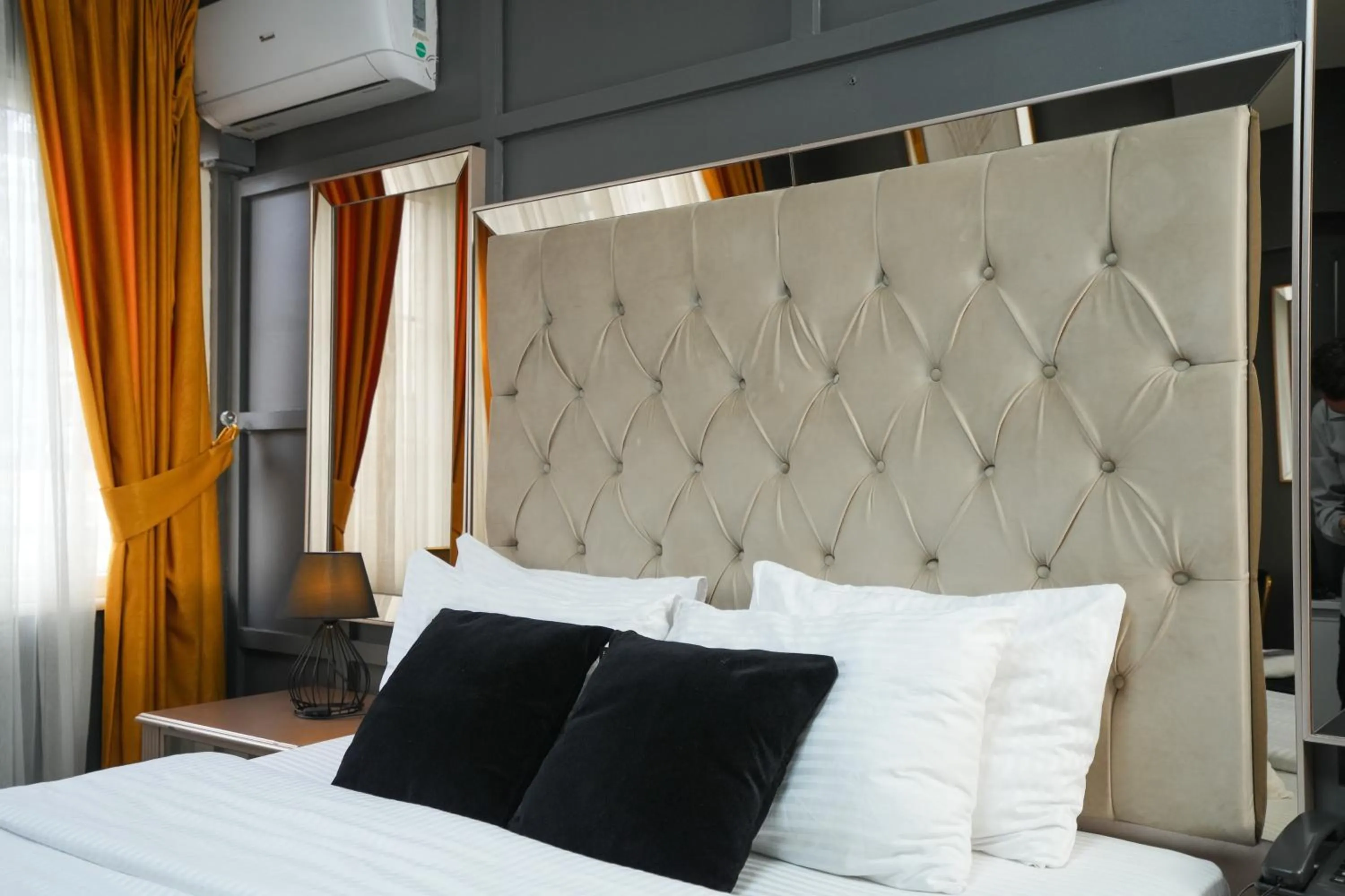 Bed in Luka Suit Hotel