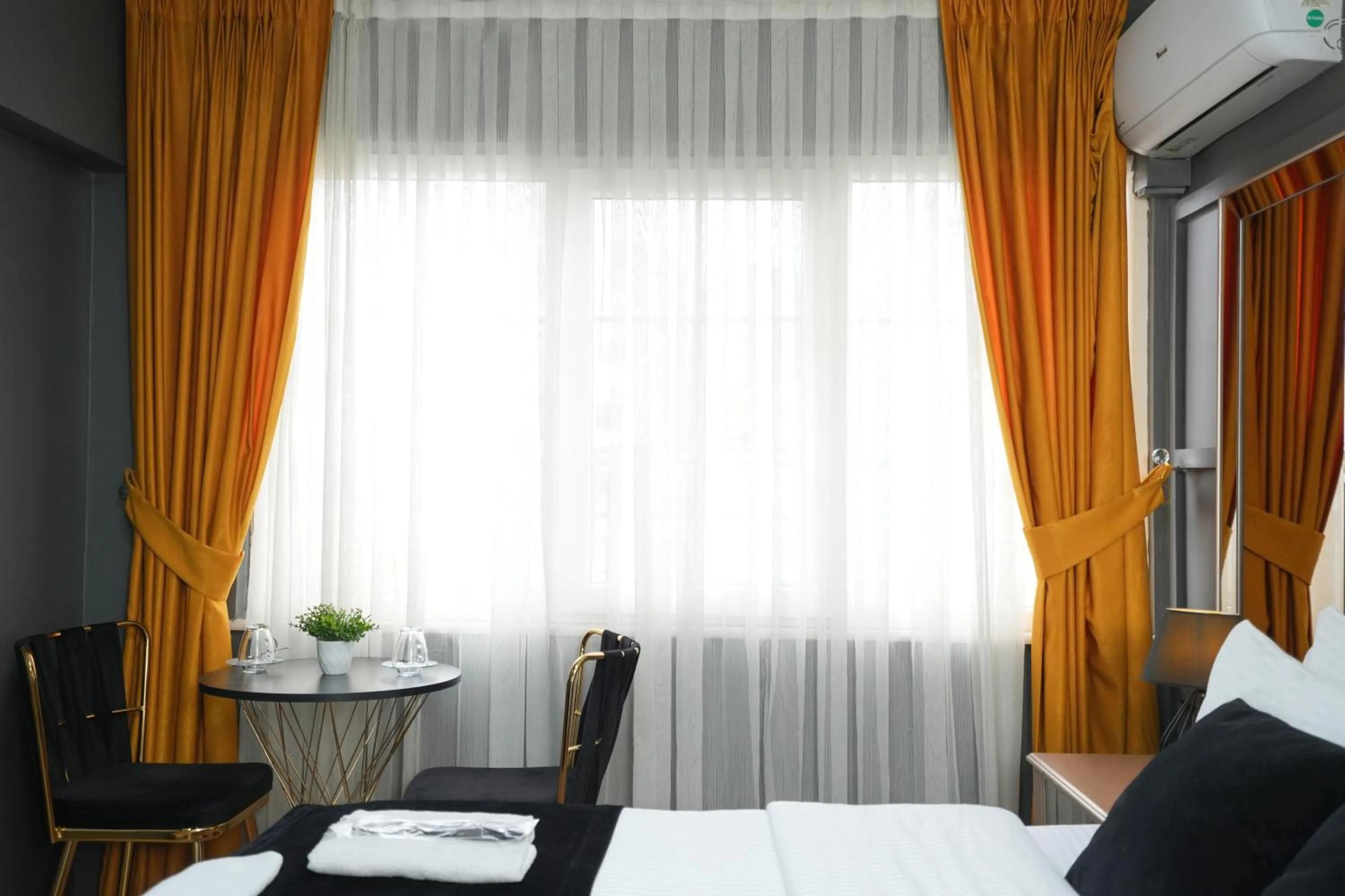 Bed in Luka Suit Hotel